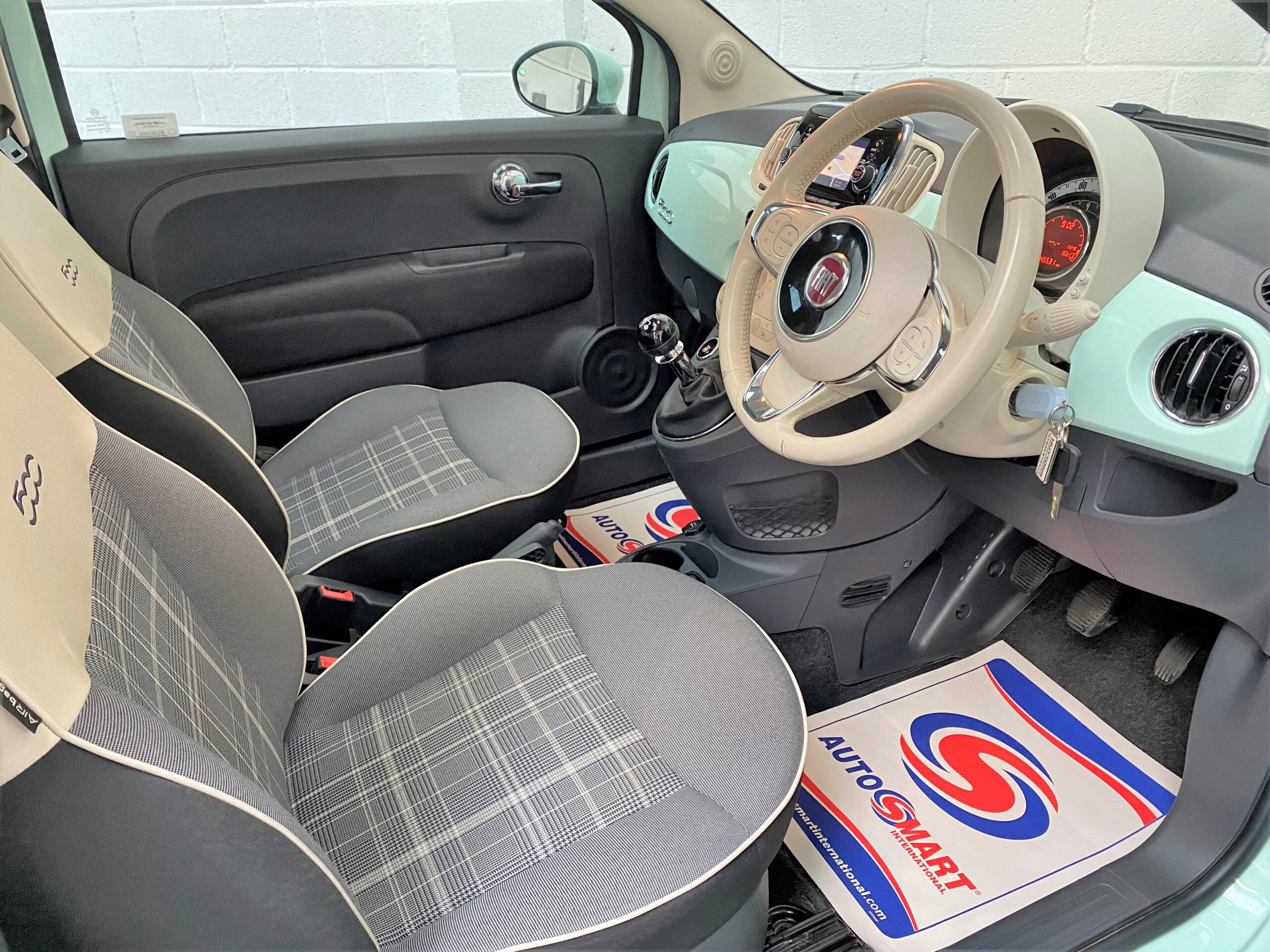 Fiat 500 Lounge in Smooth Mint Green For Sale at Michael Harraway Cars 10