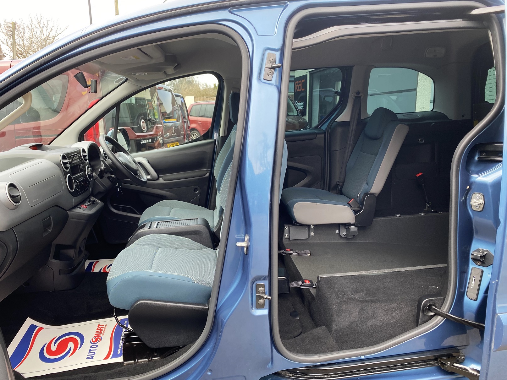 Used WAV Citroen Berlingo Auto 3 Seat Disabled Access WAV Cars For Sale Bristol Wheelchair Accessible Vehicles Used For Sale Somerset Devon Dorset Bath WA19 ARF 14
