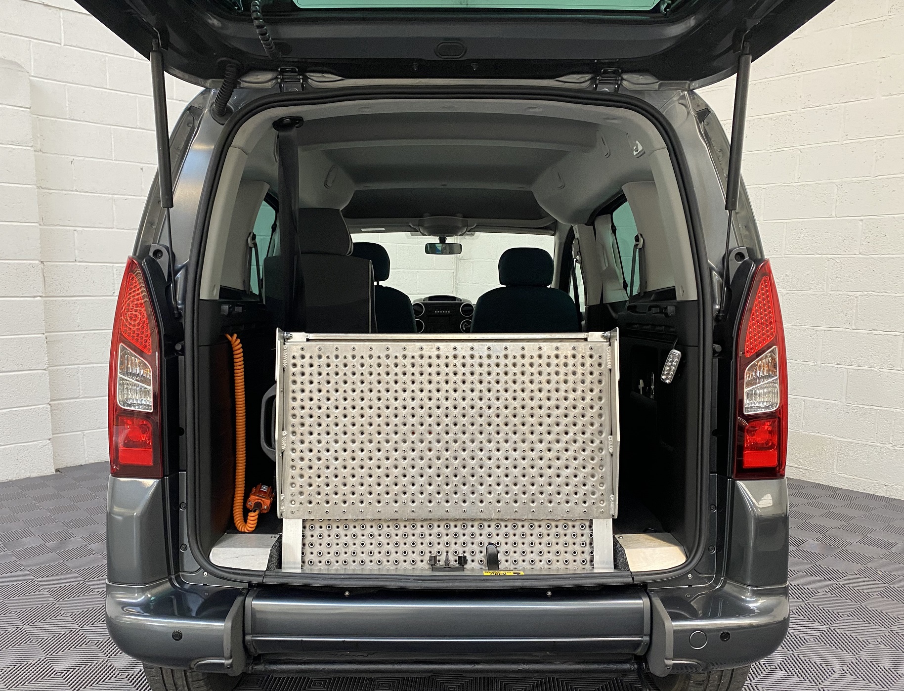 Used Citroen Berlingo Multispace 3 Seat Automatic WAV Cars For Sale Bristol Wheelchair Accessible Vehicles Used For Sale Somerset Devon Dorset Bath NK18 CCJ 6