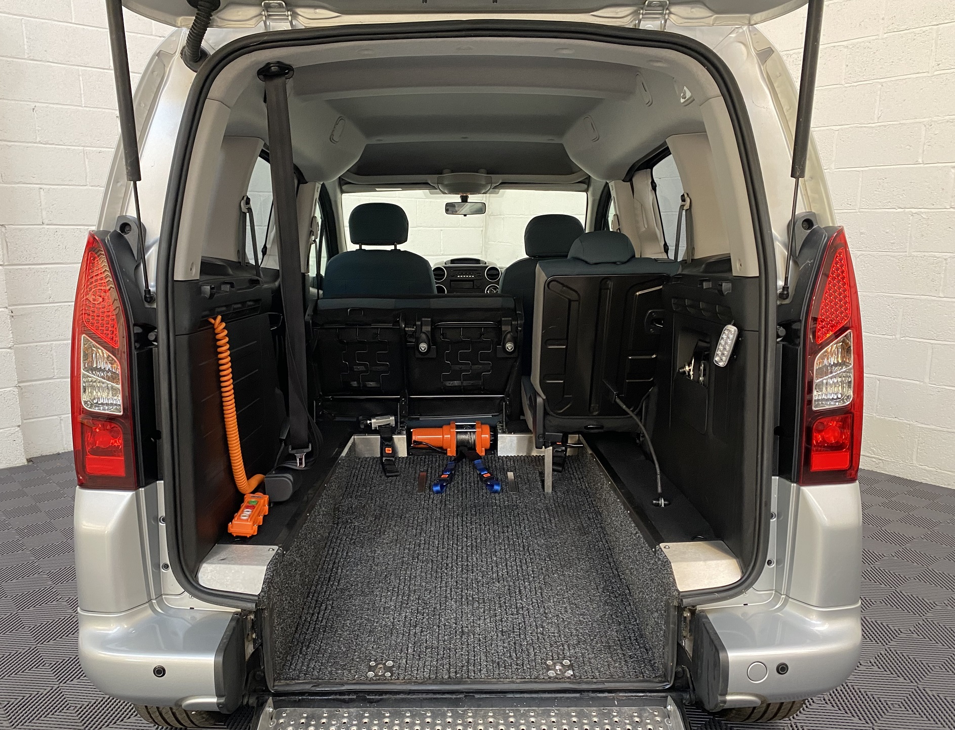 Used Citroen Berlingo Multispace 5 Seat Automatic WAV Cars For Sale Bristol Wheelchair Accessible Vehicles Used For Sale Somerset Devon Dorset Bath NK67 CNX 11