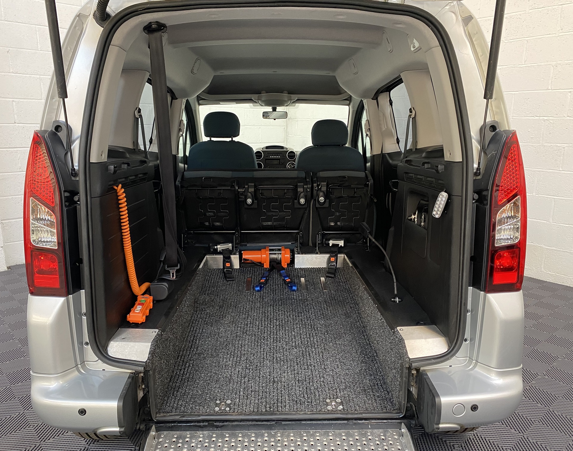 Used Citroen Berlingo Multispace 5 Seat Automatic WAV Cars For Sale Bristol Wheelchair Accessible Vehicles Used For Sale Somerset Devon Dorset Bath NK67 CNX 12