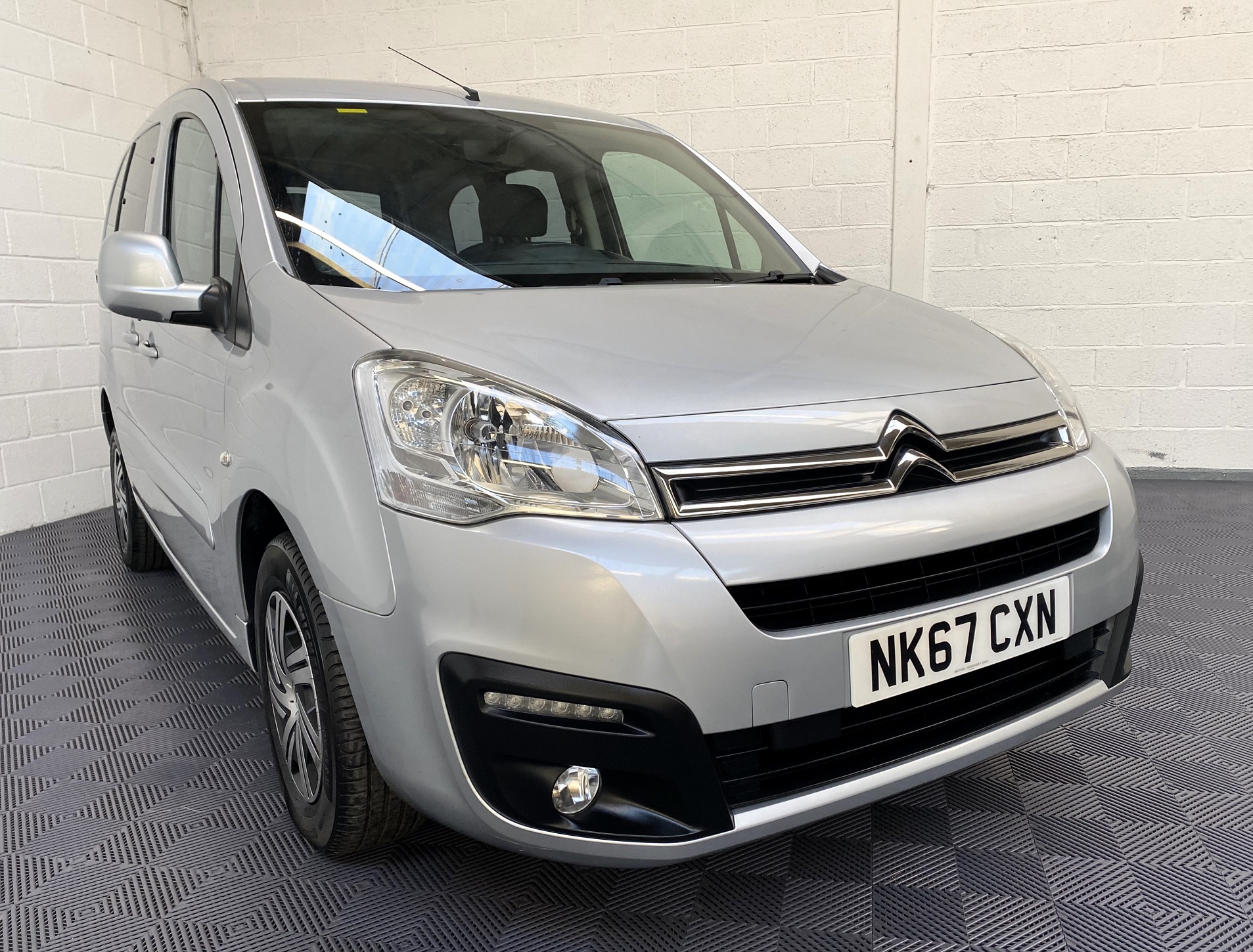 Used Citroen Berlingo Multispace 5 Seat Automatic WAV Cars For Sale Bristol Wheelchair Accessible Vehicles Used For Sale Somerset Devon Dorset Bath NK67 CNX 21
