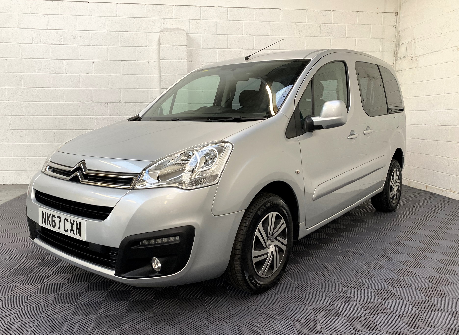 Used Citroen Berlingo Multispace 5 Seat Automatic WAV Cars For Sale Bristol Wheelchair Accessible Vehicles Used For Sale Somerset Devon Dorset Bath NK67 CNX 23