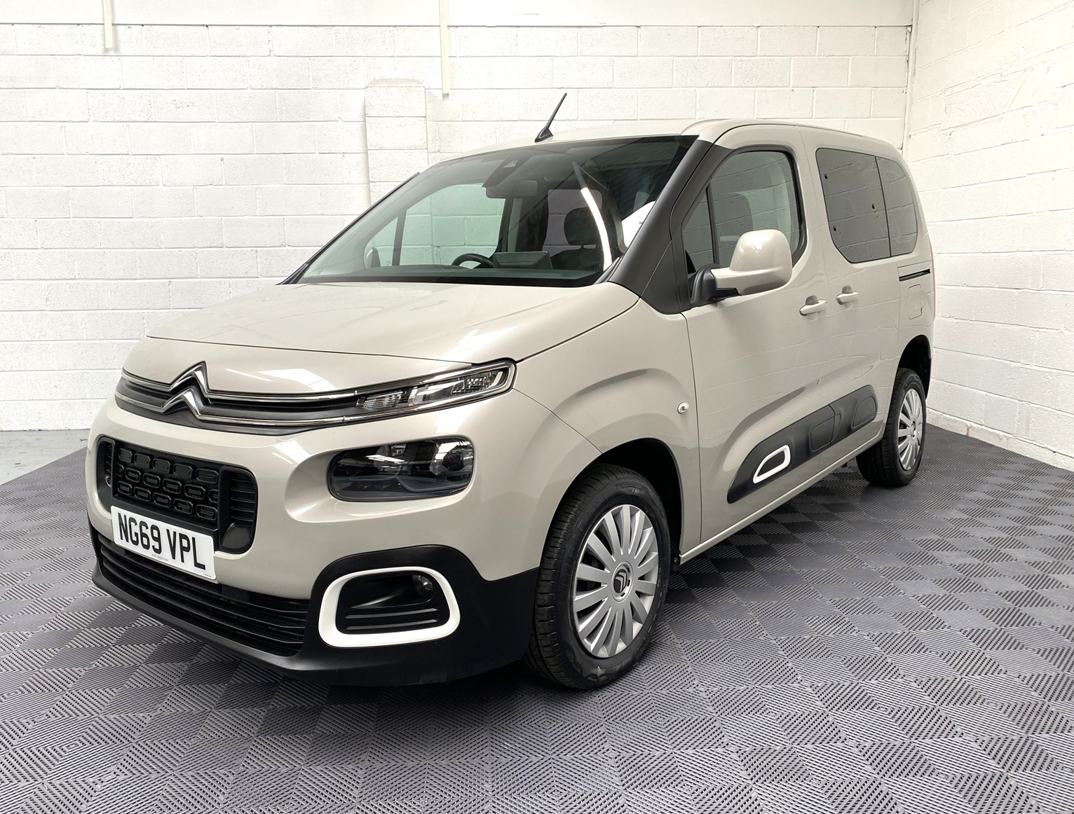 Citroen Berlingo Automatic WAV Vehicle (22) Used WAV Automatic Citroen Berlingo 3 Seat Disabled Access WAV Cars For Sale Bristol Wheelchair Accessible Vehicles Used For Sale Somerset Devon Dorset Bath NG69 VPL 22.