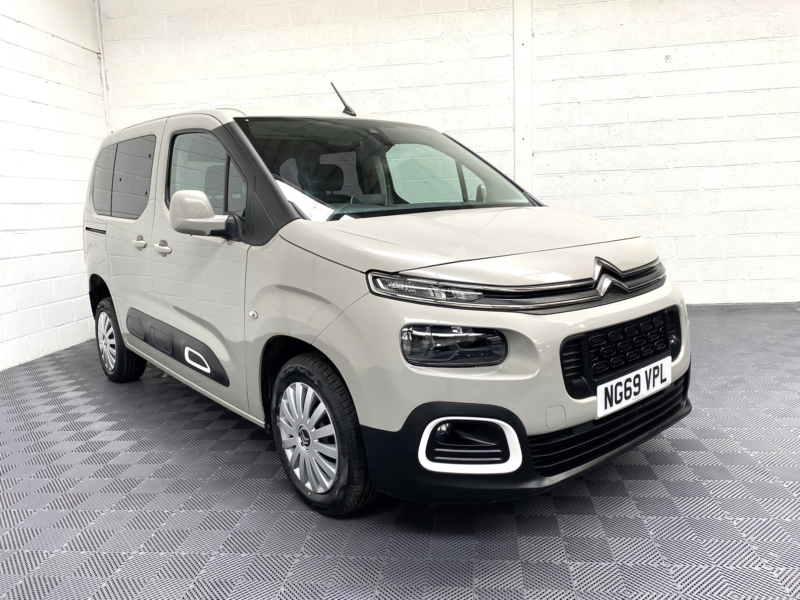 Citroen Berlingo Automatic WAV Vehicle NG69 VPL (19) Used WAV Automatic Citroen Berlingo 3 Seat Disabled Access WAV Cars For Sale Bristol Wheelchair Accessible Vehicles Used For Sale Somerset Devon Dorset Bath NG69 VPL 19