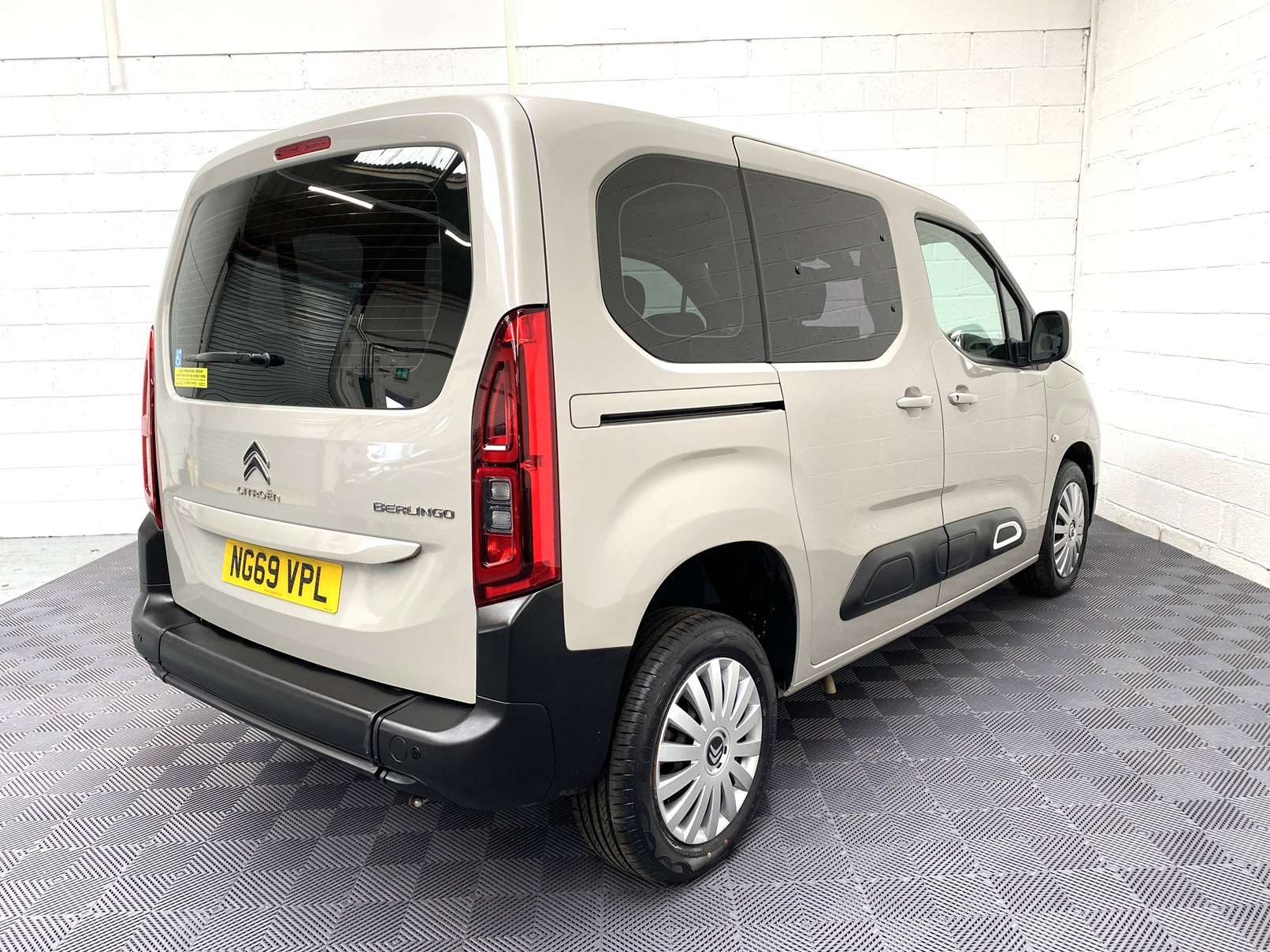 Citroen Berlingo Automatic WAV Vehicle NG69 VPL (4) Used WAV Automatic Citroen Berlingo 3 Seat Disabled Access WAV Cars For Sale Bristol Wheelchair Accessible Vehicles Used For Sale Somerset Devon Dorset Bath NG69 VPL 4