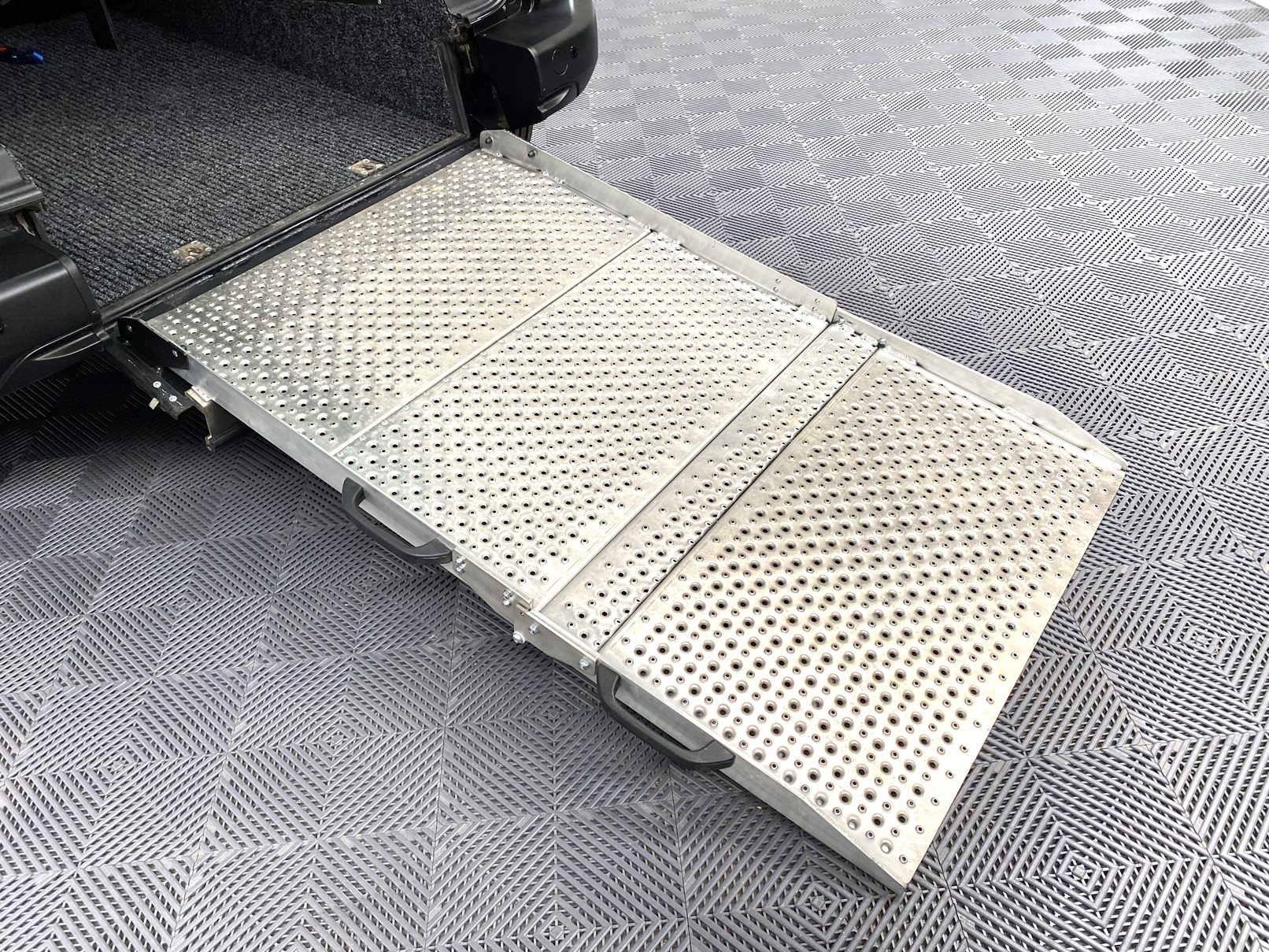 Citroen Berlingo Automatic WAV Vehicle NG69 VPL (6) Used WAV Automatic Citroen Berlingo 3 Seat Disabled Access WAV Cars For Sale Bristol Wheelchair Accessible Vehicles Used For Sale Somerset Devon Dorset Bath NG69 VPL 6