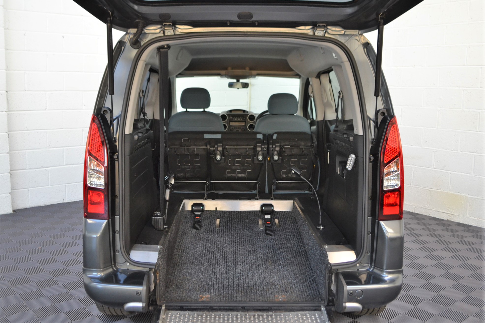 Used Citroen Berlingo WAV Cars For Sale Bristol Wheelchair Accessible Vehicles Used For Sale Somerset Devon Dorset Bath NK15 CHE 10