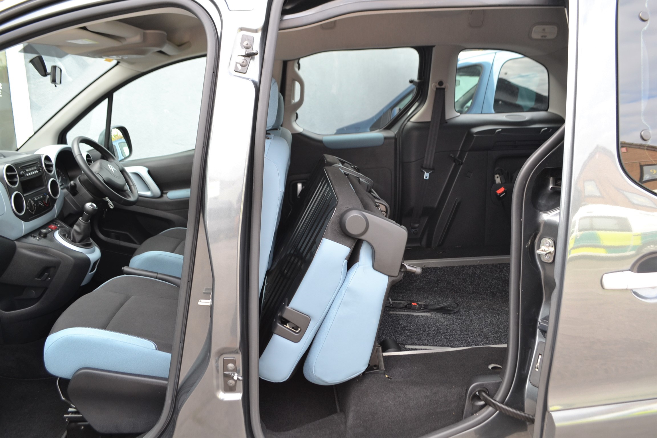 Used Citroen Berlingo WAV Cars For Sale Bristol Wheelchair Accessible Vehicles Used For Sale Somerset Devon Dorset Bath NK15 CHE 26