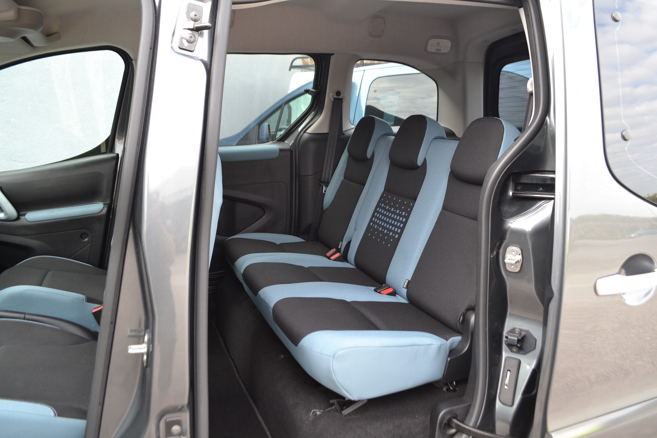 Used Citroen Berlingo WAV Cars For Sale Bristol Wheelchair Accessible Vehicles Used For Sale Somerset Devon Dorset Bath NK15 CHE 28