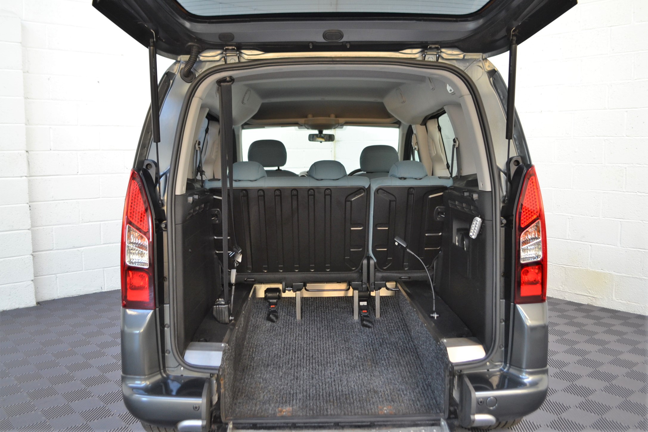 Used Citroen Berlingo WAV Cars For Sale Bristol Wheelchair Accessible Vehicles Used For Sale Somerset Devon Dorset Bath NK15 CHE 8