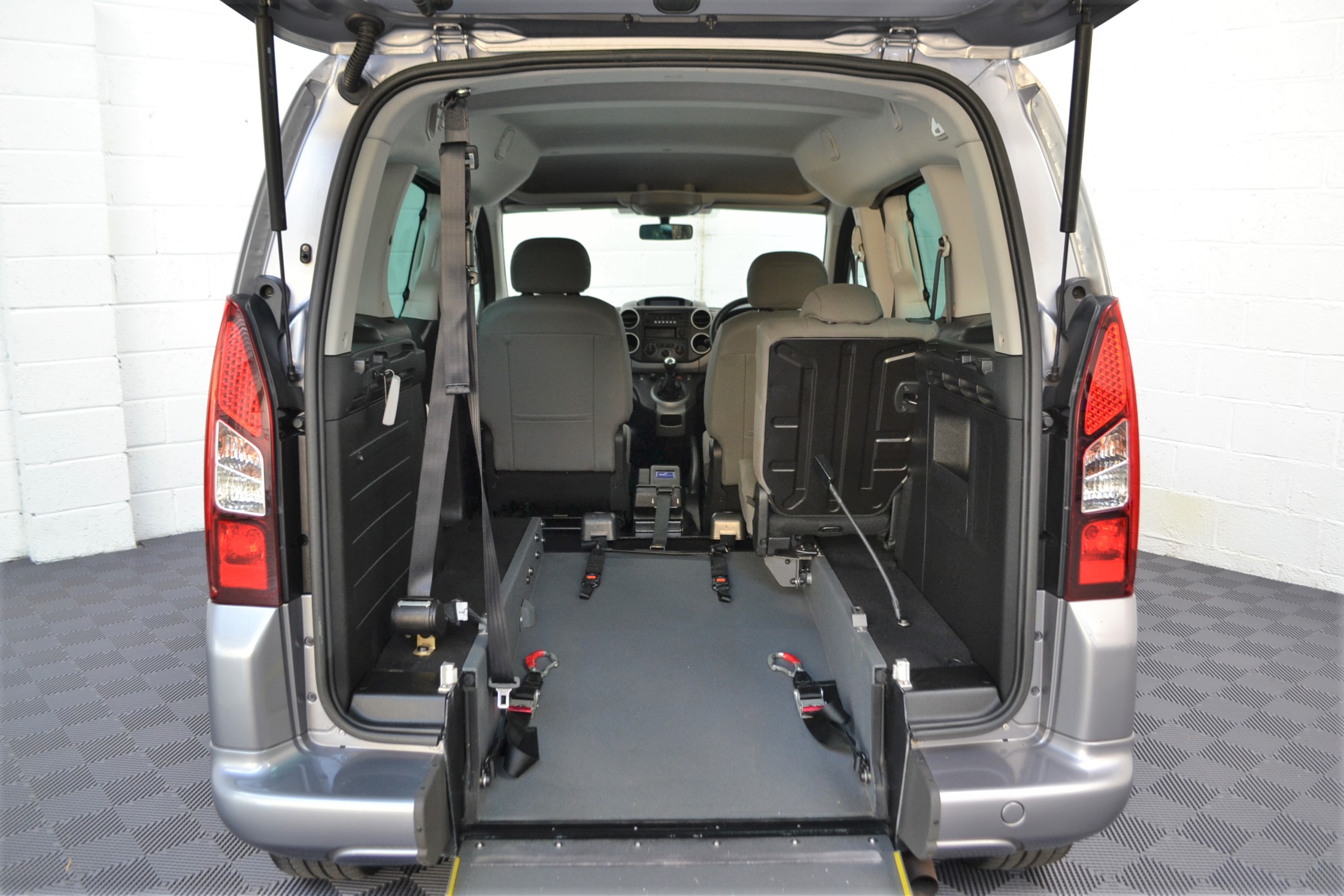 Used Citroen Berlingo WAV Cars For Sale Bristol Wheelchair Accessible Vehicles Used For Sale Somerset Devon Dorset Bath WA66 EPN 13