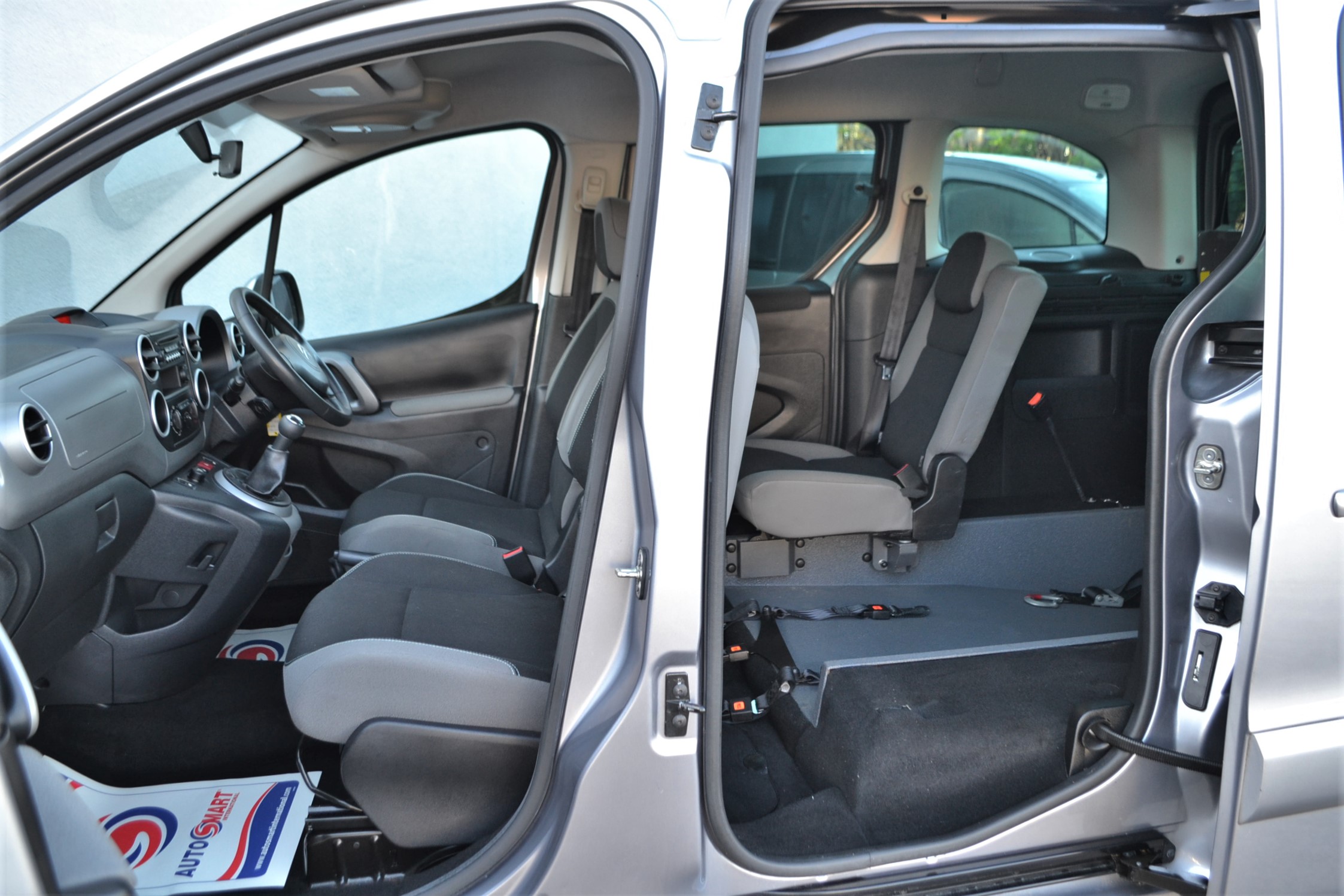 Used Citroen Berlingo WAV Cars For Sale Bristol Wheelchair Accessible Vehicles Used For Sale Somerset Devon Dorset Bath WA66 EPN 26