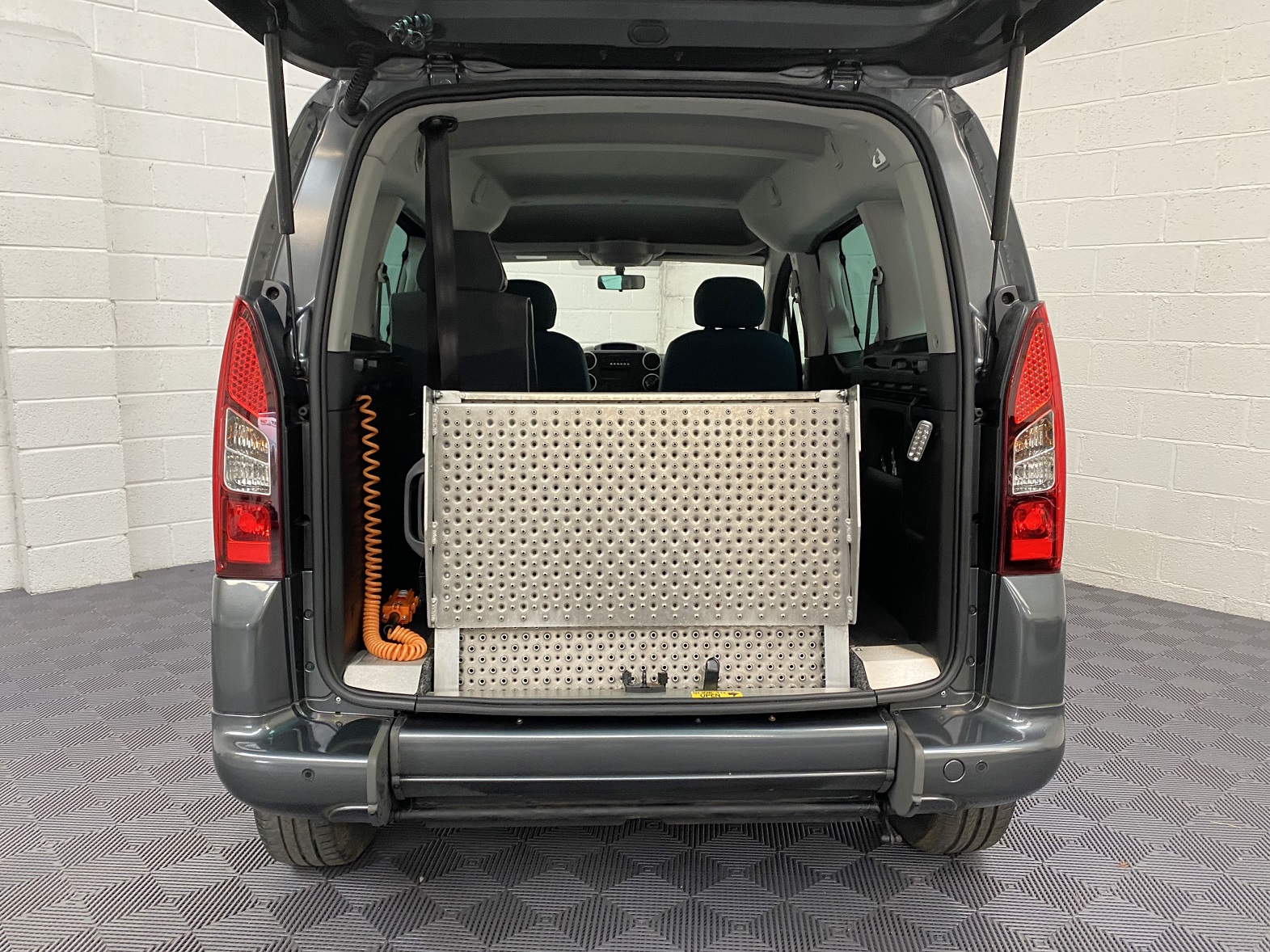 Used WAV Citroen Berlingo Automatic Disabled Access WAV Cars For Sale Bristol Wheelchair Accessible Vehicles Used For Sale Somerset Devon Dorset Bath NK68 BGV 4