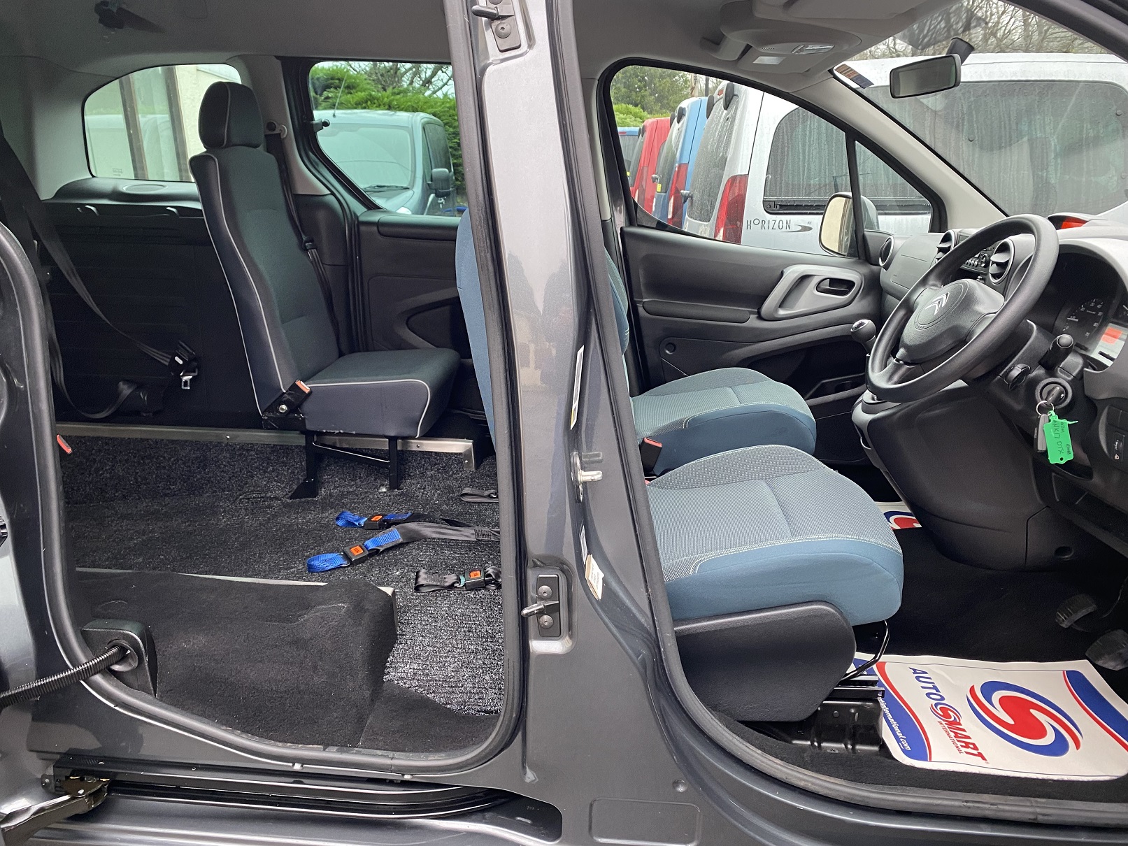 Citroen Berlingo WAV NK17 DTX (10) Used WAV Citreon Berlingo Disabled Access WAV Cars For Sale Bristol Wheelchair Accessible Vehicles Used For Sale Somerset Devon Dorset Bath NK17 DTX 10