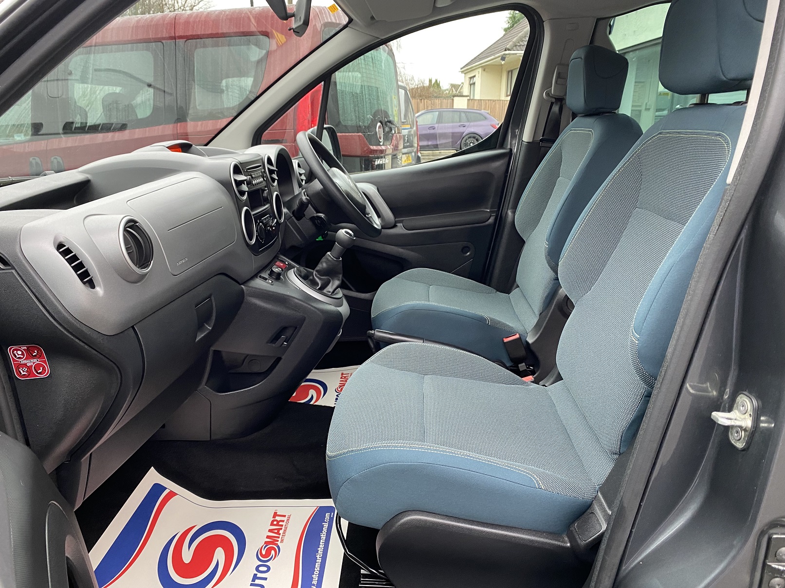 Citroen Berlingo WAV NK17 DTX (12) Used WAV Citreon Berlingo Disabled Access WAV Cars For Sale Bristol Wheelchair Accessible Vehicles Used For Sale Somerset Devon Dorset Bath NK17 DTX 12