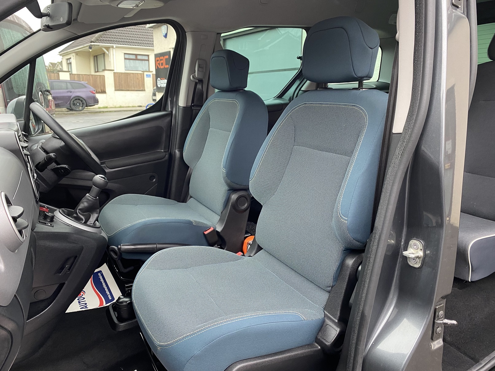 Citroen Berlingo WAV NK17 DTX (13) Used WAV Citreon Berlingo Disabled Access WAV Cars For Sale Bristol Wheelchair Accessible Vehicles Used For Sale Somerset Devon Dorset Bath NK17 DTX 13