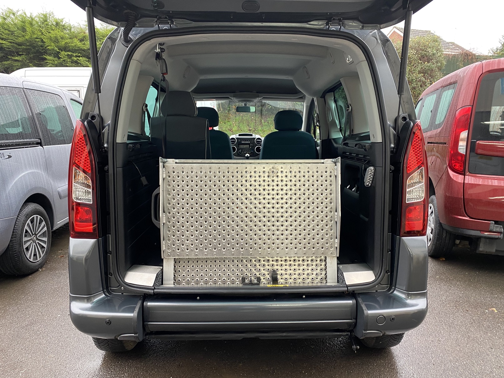 Citroen Berlingo WAV NK17 DTX (7) Used WAV Citreon Berlingo Disabled Access WAV Cars For Sale Bristol Wheelchair Accessible Vehicles Used For Sale Somerset Devon Dorset Bath NK17 DTX 7