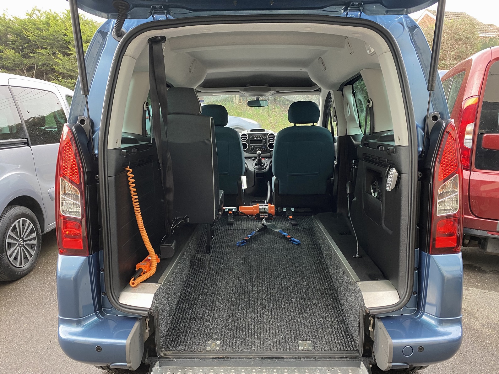 Citroen Berlingo WAv NK68 BNB (20) Used WAV Citroen Berlingo 3 Seat Disabled Access WAV Cars For Sale Bristol Wheelchair Accessible Vehicles Used For Sale Somerset Devon Dorset Bath NK68 BNB 20
