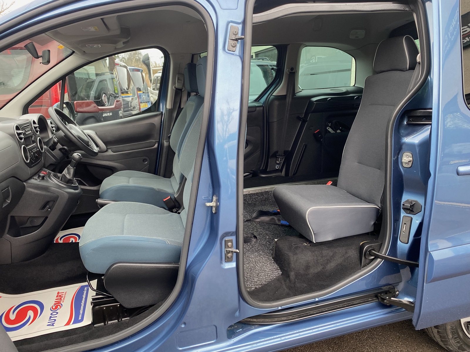 Citroen Berlingo WAv NK68 BNB (4) Used WAV Citroen Berlingo 3 Seat Disabled Access WAV Cars For Sale Bristol Wheelchair Accessible Vehicles Used For Sale Somerset Devon Dorset Bath NK68 BNB 4