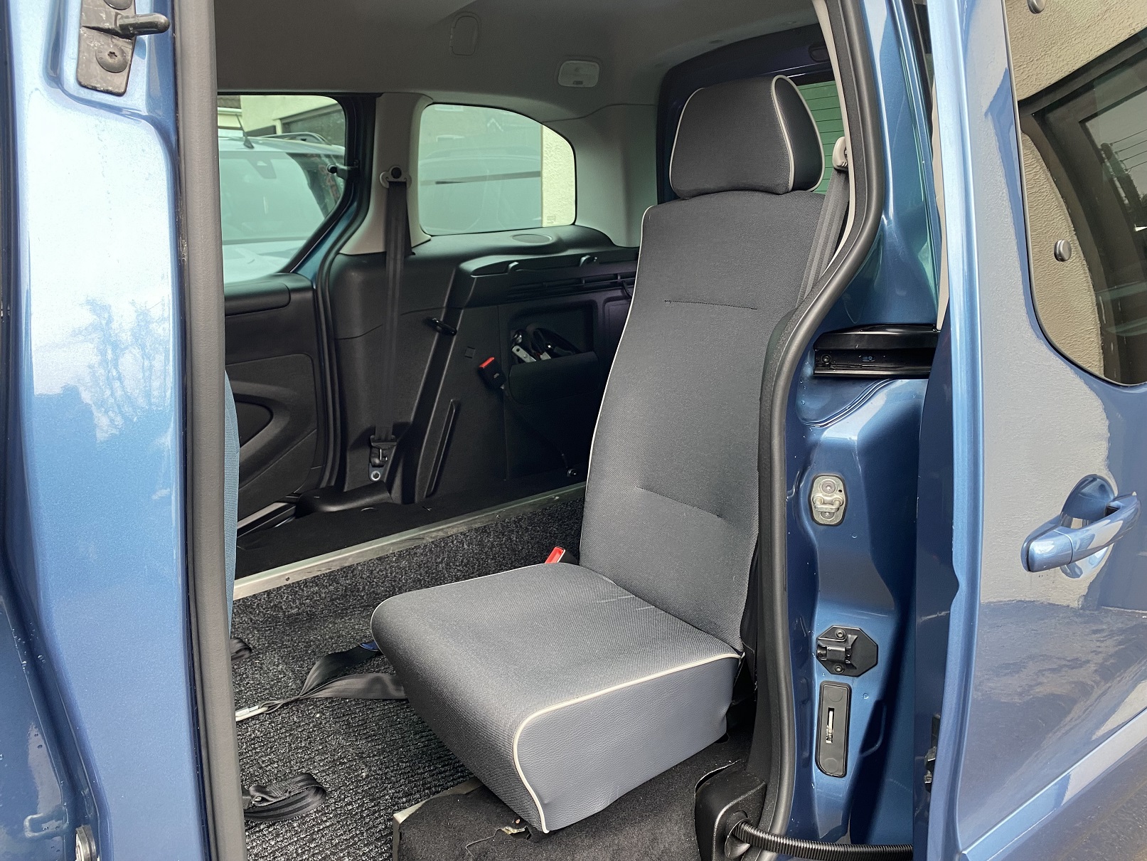 Citroen Berlingo WAv NK68 BNB (5) Used WAV Citroen Berlingo 3 Seat Disabled Access WAV Cars For Sale Bristol Wheelchair Accessible Vehicles Used For Sale Somerset Devon Dorset Bath NK68 BNB 5
