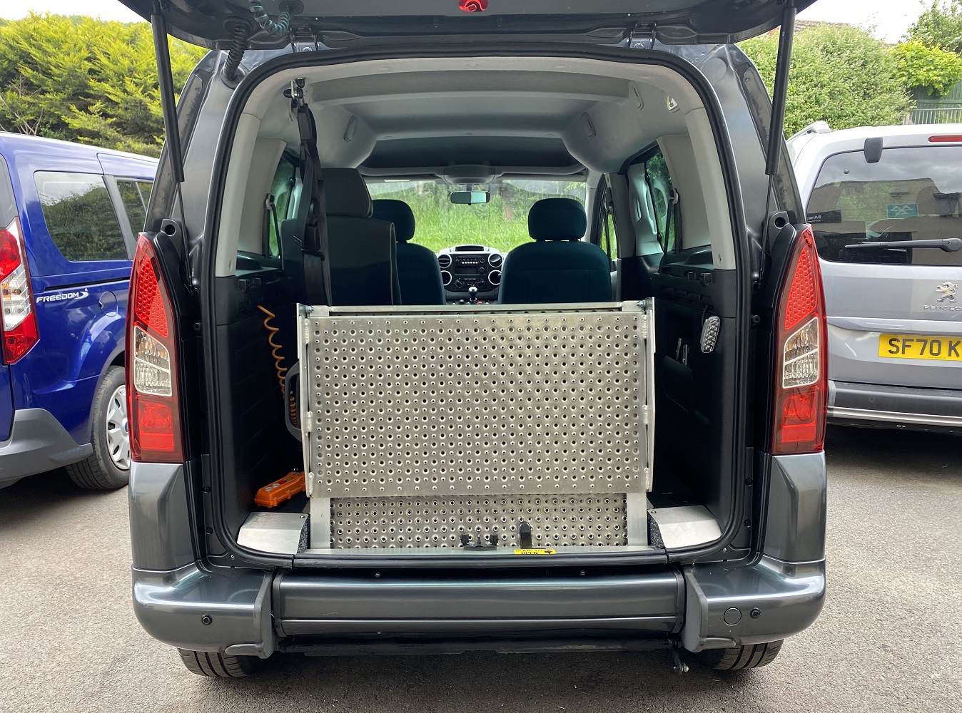 Used WAV Citroen Berlingo Disabled Access WAV Cars For Sale Bristol Wheelchair Accessible Vehicles Used For Sale Somerset Devon Dorset Bath NK68 BUP 5