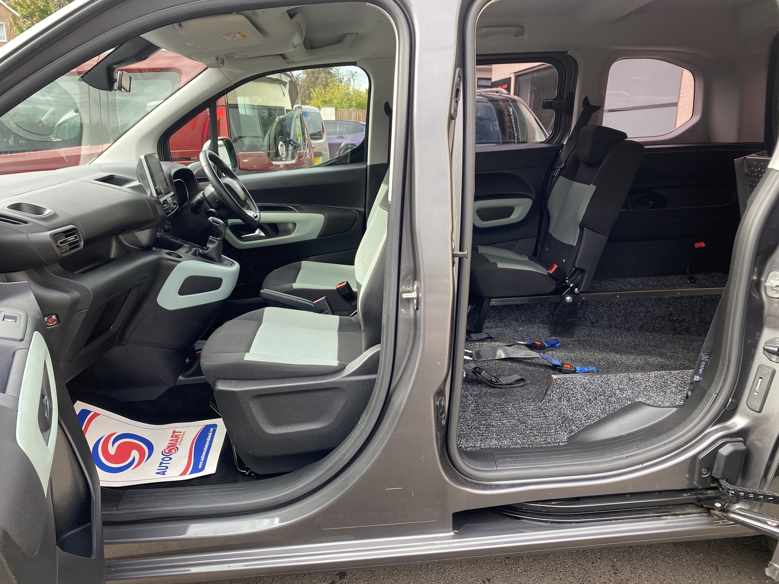 Used WAV Citroen Berlingo Disabled Access WAV Cars For Sale Bristol Wheelchair Accessible Vehicles Used For Sale Somerset Devon Dorset Bath NK70 BKO 21