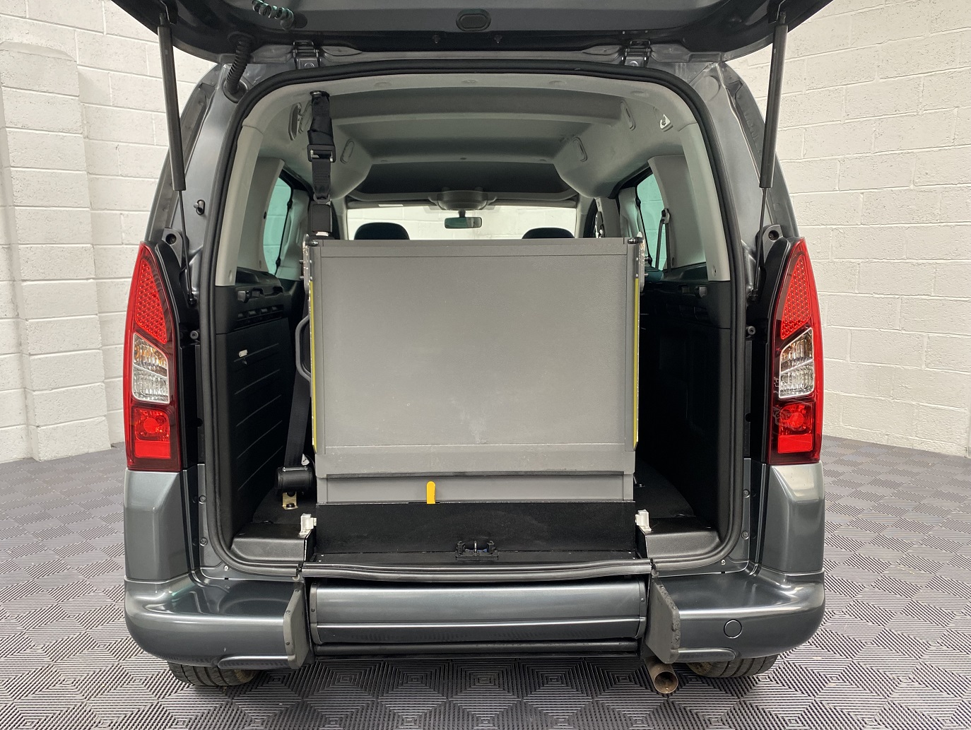 Used WAV Citroen Berlingo G M Coachworks Disabled Access WAV Cars For Sale Bristol Wheelchair Accessible Vehicles Used For Sale Somerset Devon Dorset Bath WA18EWL 5