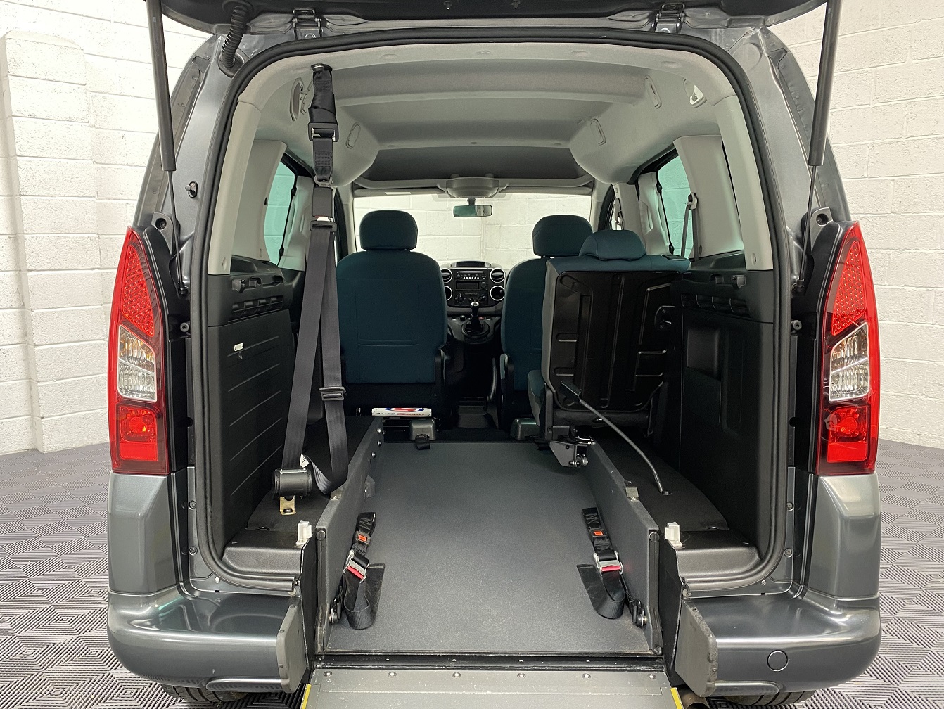 Used WAV Citroen Berlingo G M Coachworks Disabled Access WAV Cars For Sale Bristol Wheelchair Accessible Vehicles Used For Sale Somerset Devon Dorset Bath WA18EWL 7