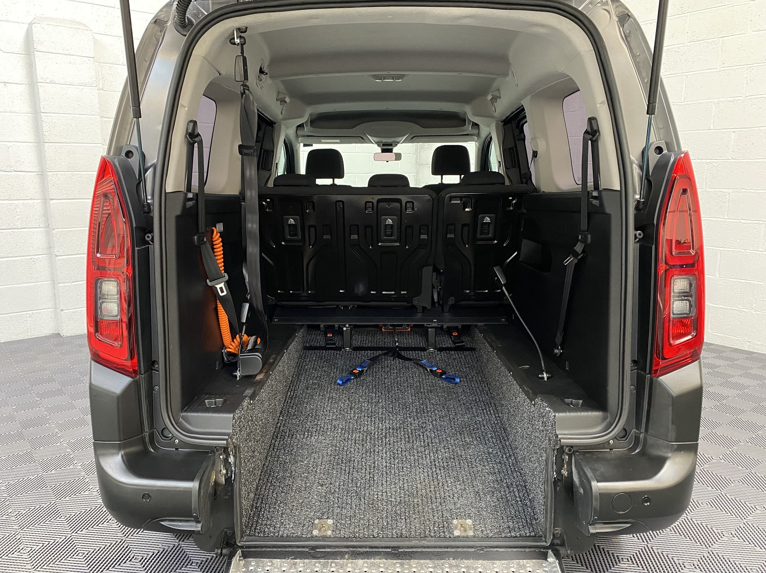 Used WAV Citroen Berlingo XL Automatic Disabled Access WAV Cars For Sale Bristol Wheelchair Accessible Vehicles Used For Sale Somerset Devon Dorset Bath NK69 DWM 18
