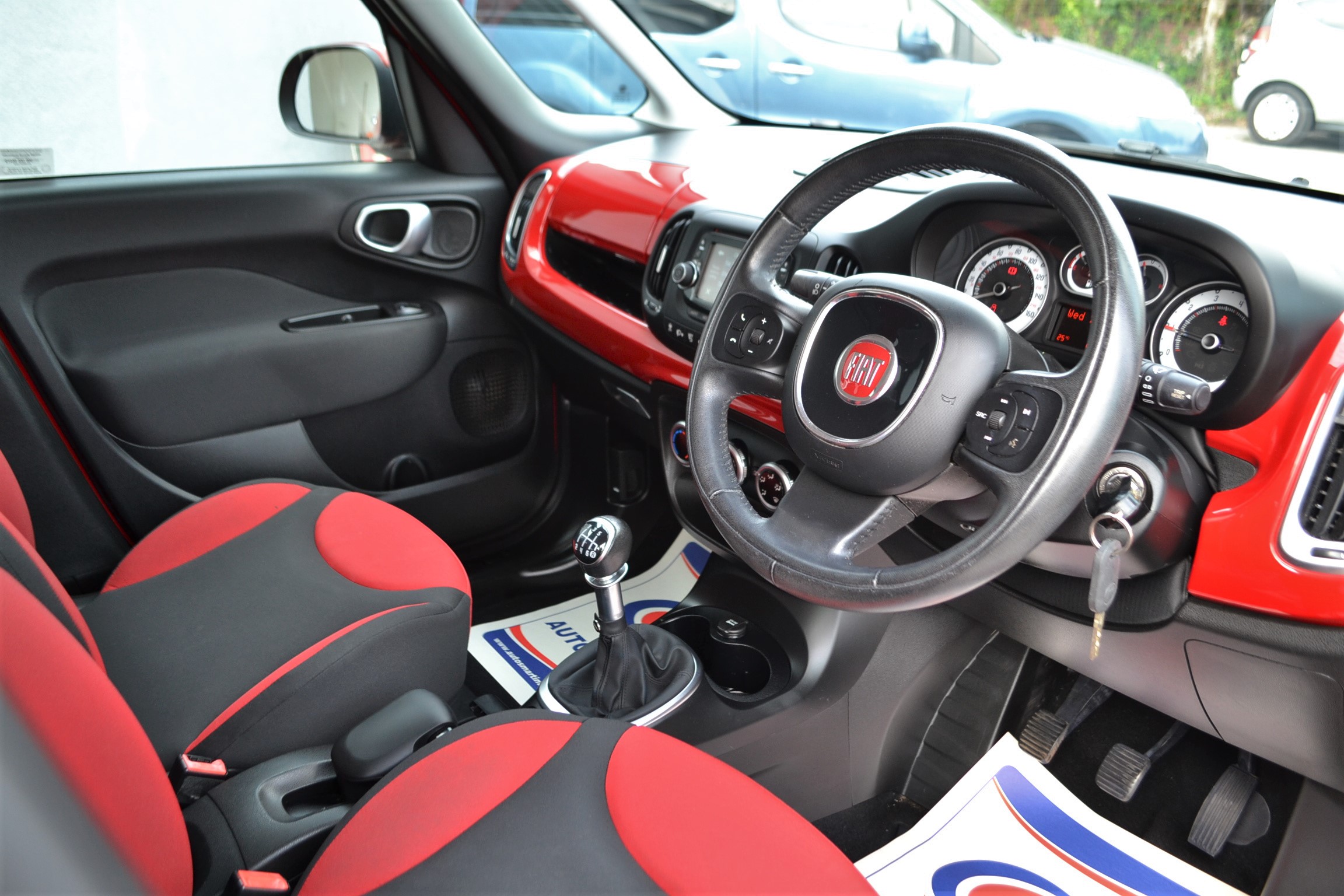 Fiat 500L Pop Star in Red 11