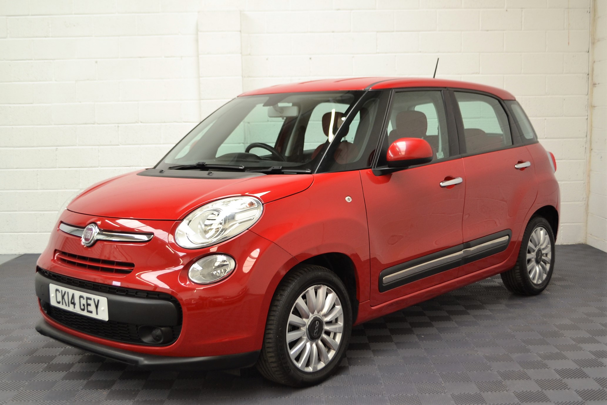 Fiat 500L Pop Star in Red 5