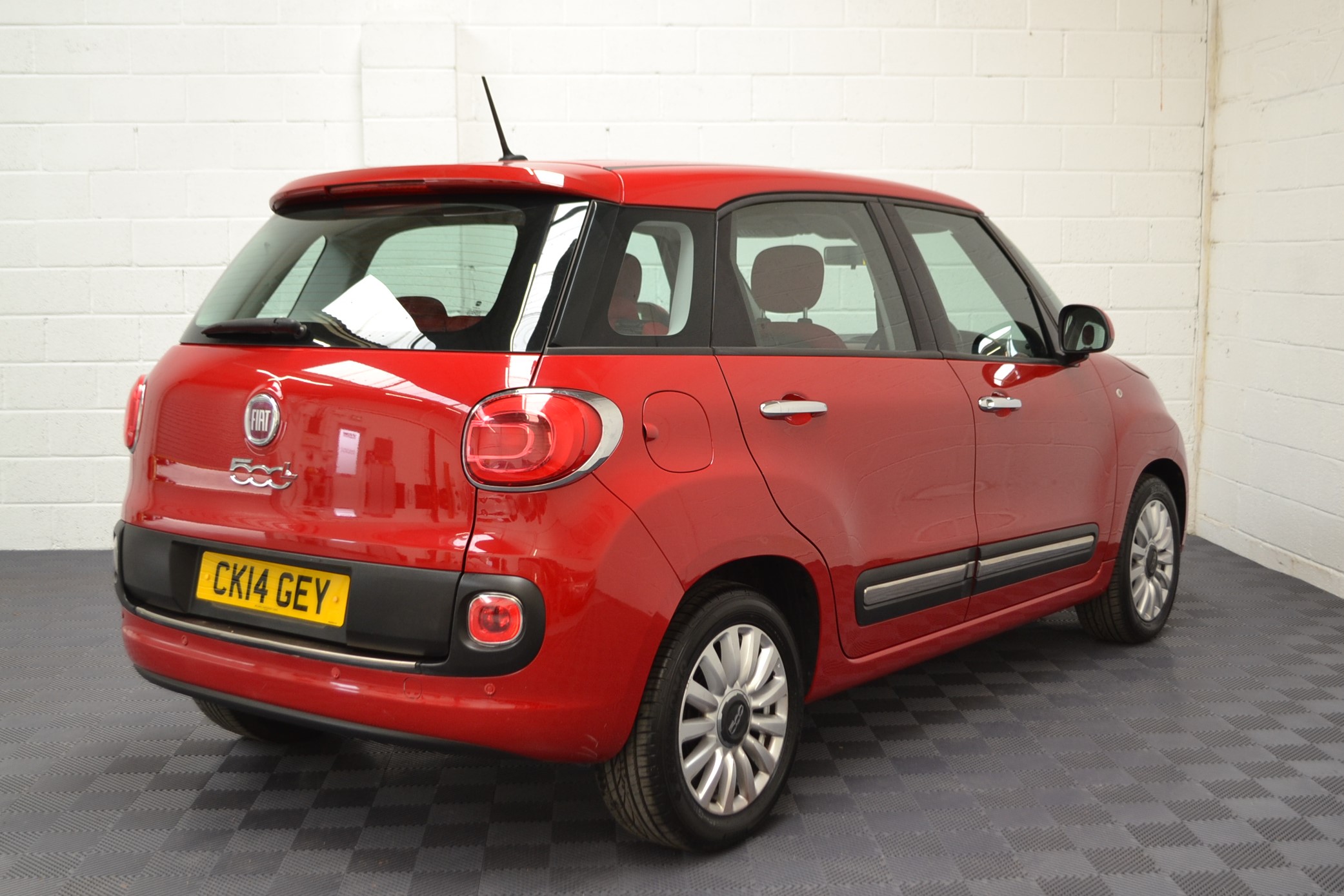 Fiat 500L Pop Star in Red 9