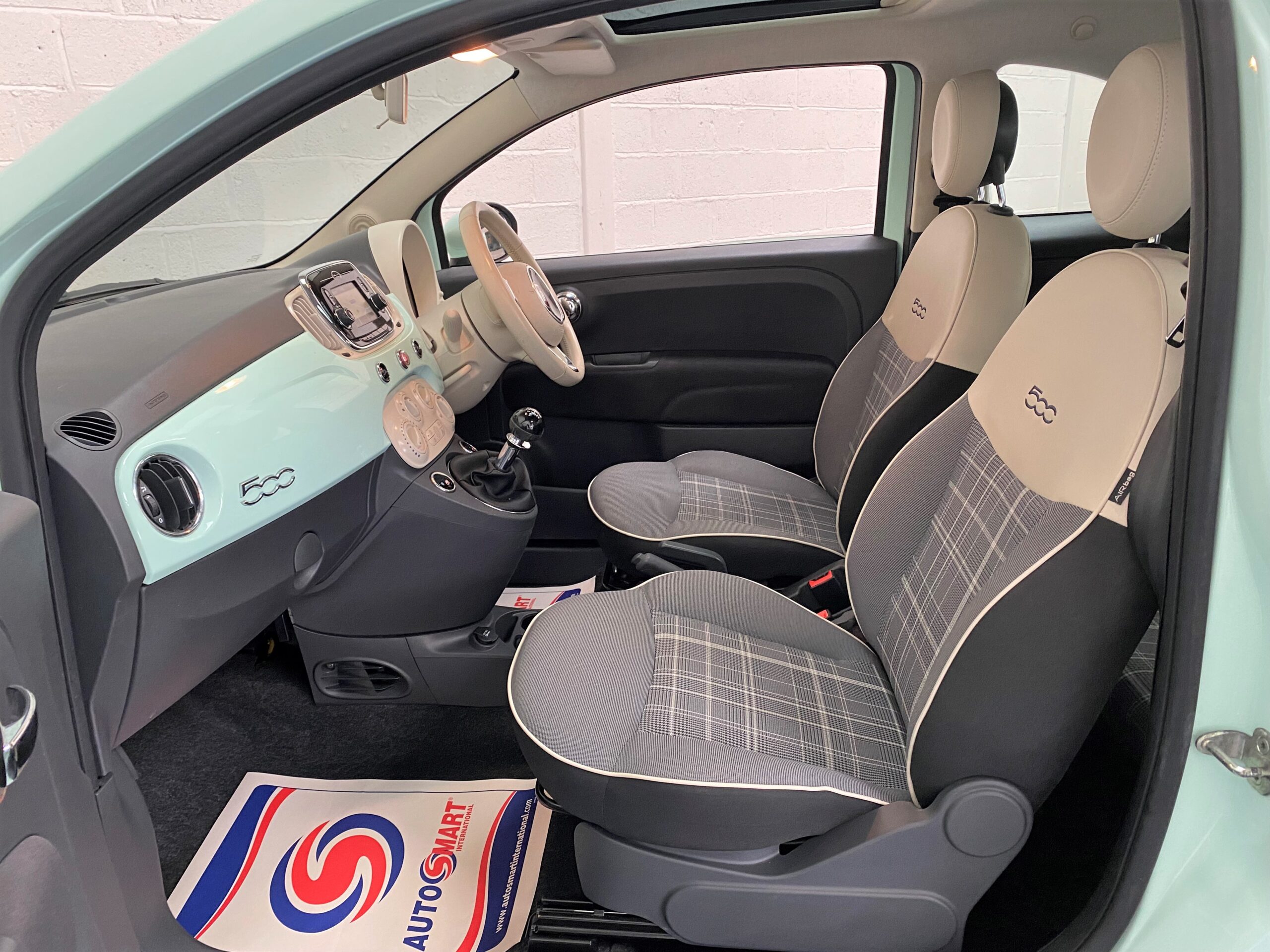 Fiat 500 Lounge in Smooth Mint Green For Sale at Michael Harraway Cars 15