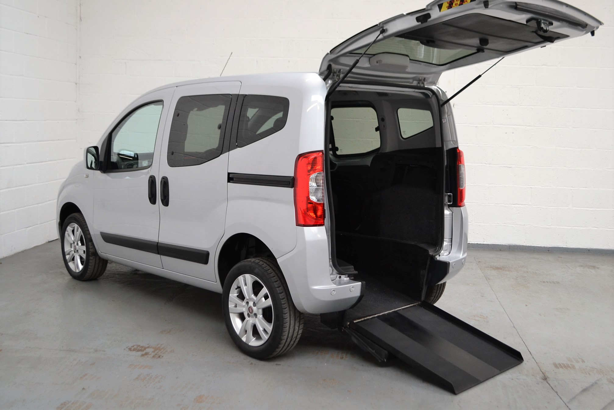 Fiat Qubo 1.4 MyLife Wheelchair Passenger Up-Front 2015/15