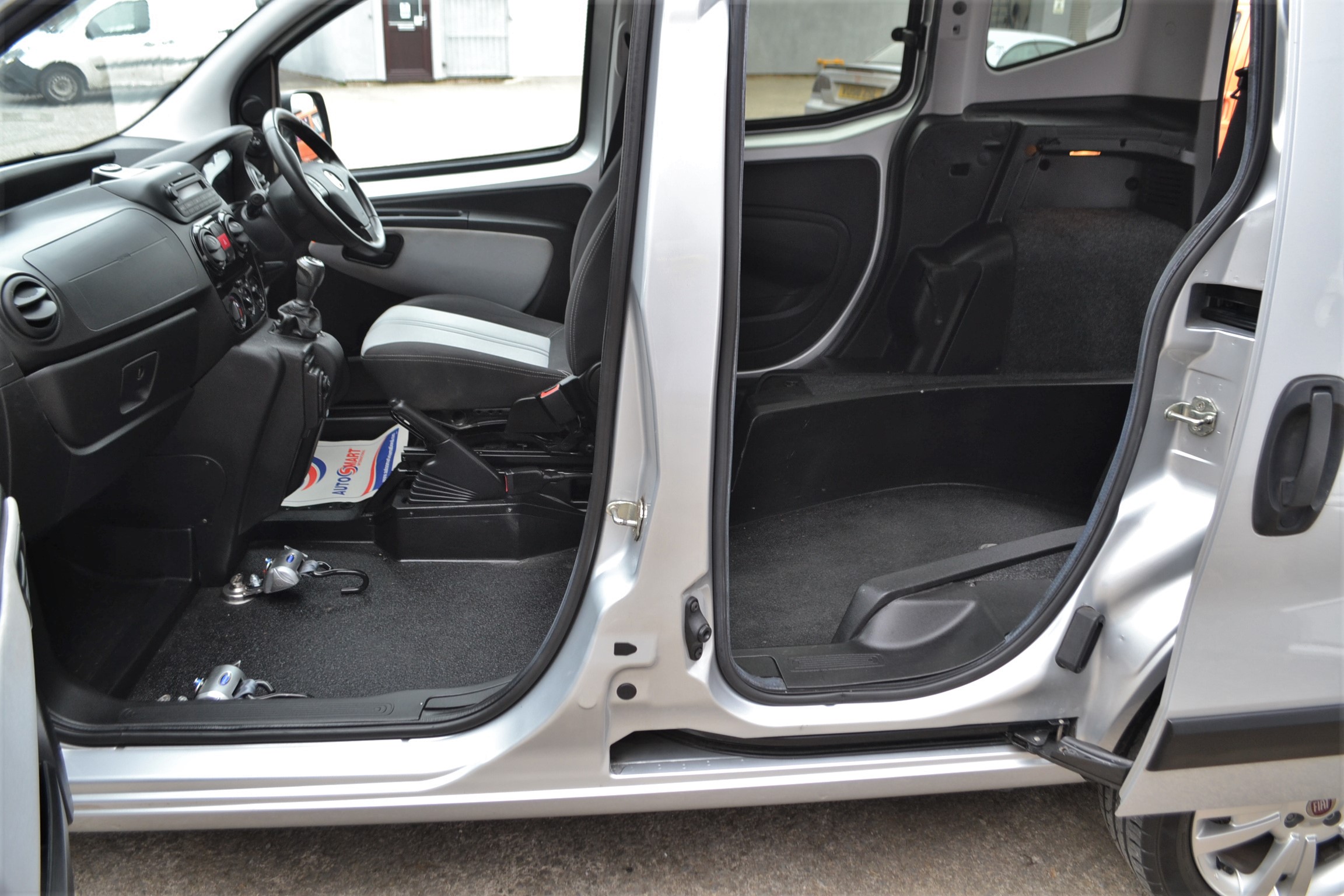 Fiat Qubo 1.4 MyLife Wheelchair Passenger Up-Front 2015/15