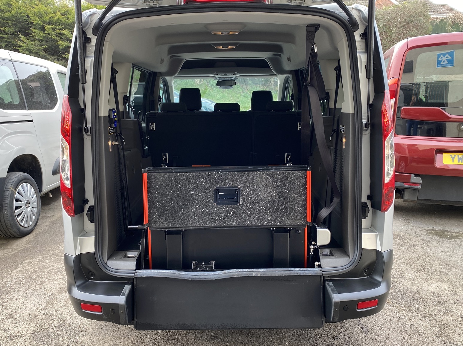 Ford Grand Tourneo Connect WAV Vehicle SH69 DTN (10) Used WAV Ford Grand Tourneo Connect 5 Seat Disabled Access WAV Cars For Sale Bristol Wheelchair Accessible Vehicles Used For Sale Somerset Devon Dorset Bath SH69 DTN 10