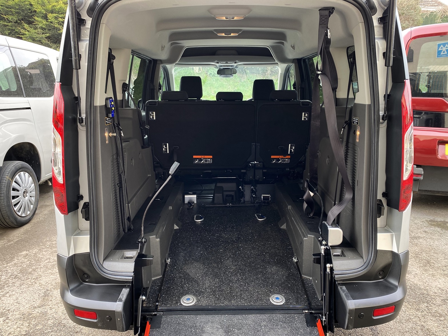 Ford Grand Tourneo Connect WAV Vehicle SH69 DTN (11) Used WAV Ford Grand Tourneo Connect 5 Seat Disabled Access WAV Cars For Sale Bristol Wheelchair Accessible Vehicles Used For Sale Somerset Devon Dorset Bath SH69 DTN 11