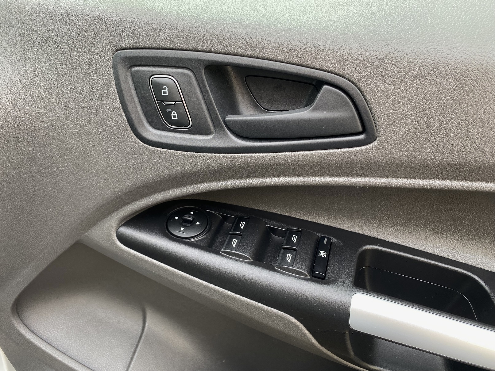 Ford Grand Tourneo Connect WAV Vehicle SH69 DTN (12) Used WAV Ford Grand Tourneo Connect 5 Seat Disabled Access WAV Cars For Sale Bristol Wheelchair Accessible Vehicles Used For Sale Somerset Devon Dorset Bath SH69 DTN 12