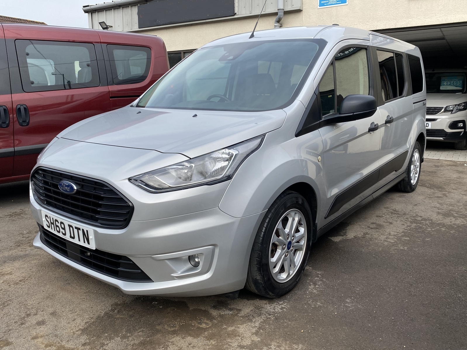 Ford Grand Tourneo Connect WAV Vehicle SH69 DTN (9) Used WAV Ford Grand Tourneo Connect 5 Seat Disabled Access WAV Cars For Sale Bristol Wheelchair Accessible Vehicles Used For Sale Somerset Devon Dorset Bath SH69 DTN 9