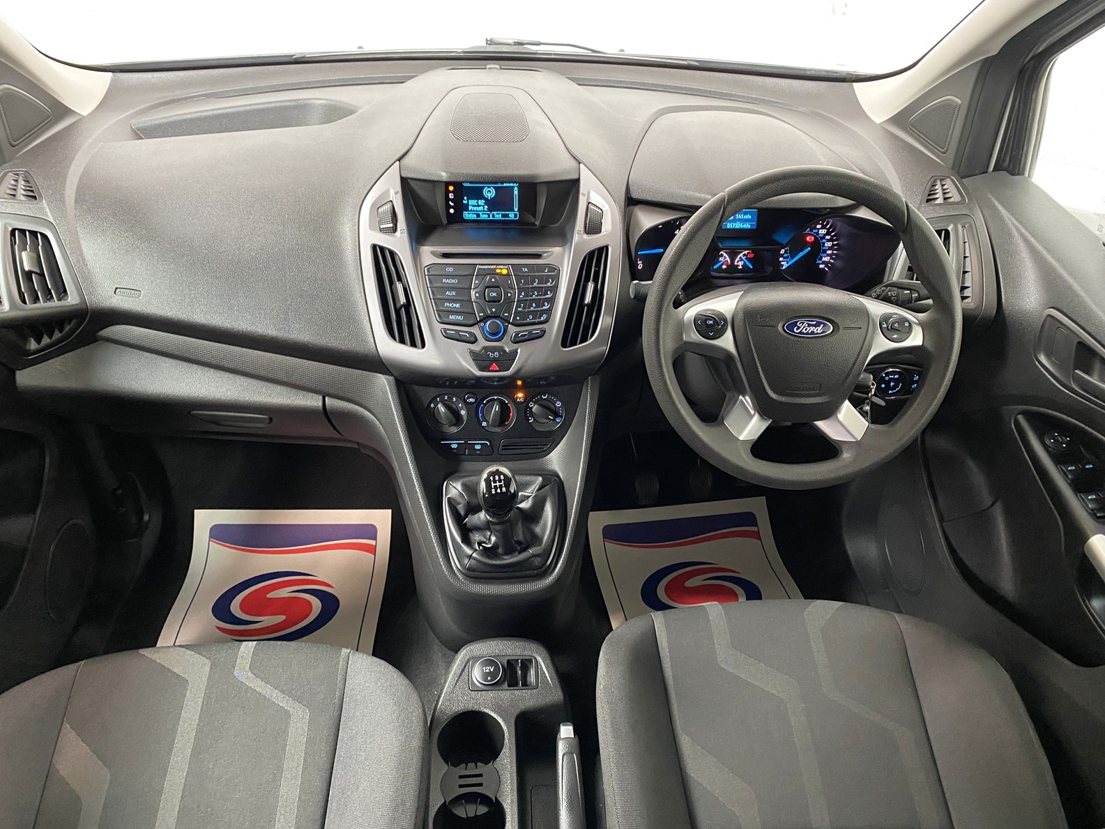 Ford Grand Tourneo WAV SF18 RSY (20) Used WAV Ford Grand Tourneo Connect 5 Seat Disabled Access WAV Cars For Sale Bristol Wheelchair Accessible Vehicles Used For Sale Somerset Devon Dorset Bath SF18 RSY 20