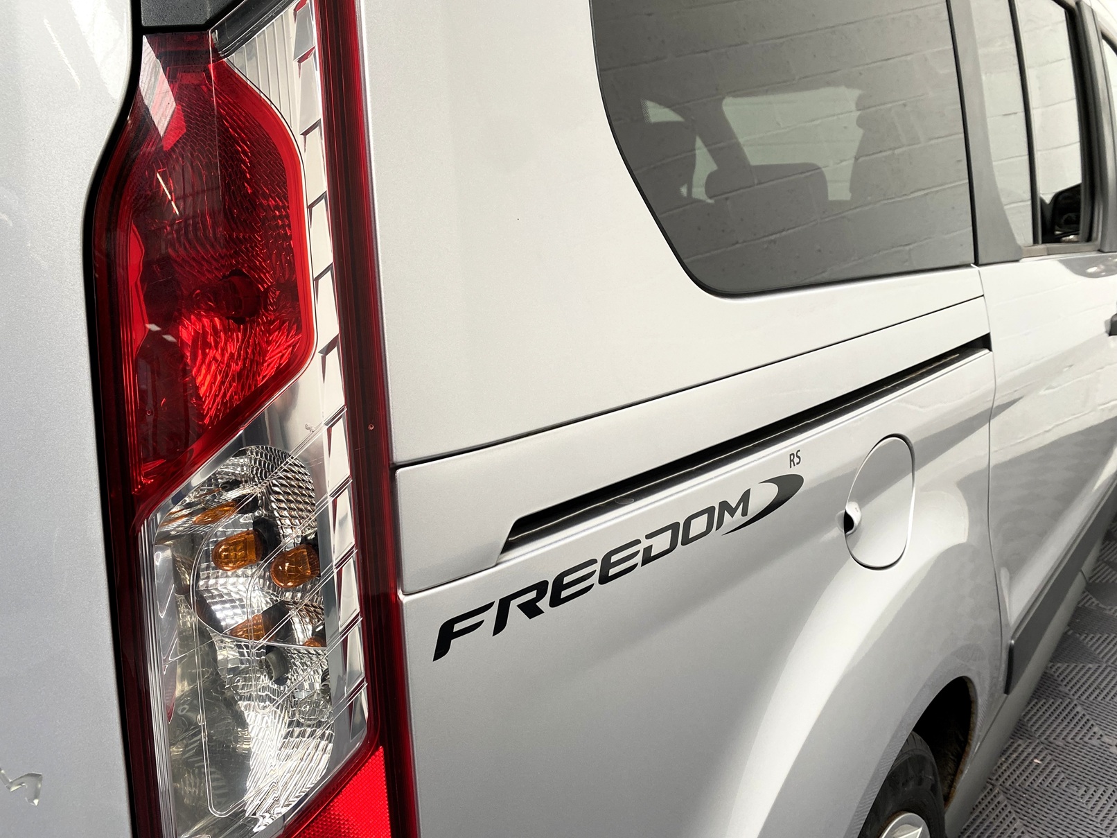 Ford Grand Tourneo WAV SF18 RSY (9) Used WAV Ford Grand Tourneo Connect 5 Seat Disabled Access WAV Cars For Sale Bristol Wheelchair Accessible Vehicles Used For Sale Somerset Devon Dorset Bath SF18 RSY 9