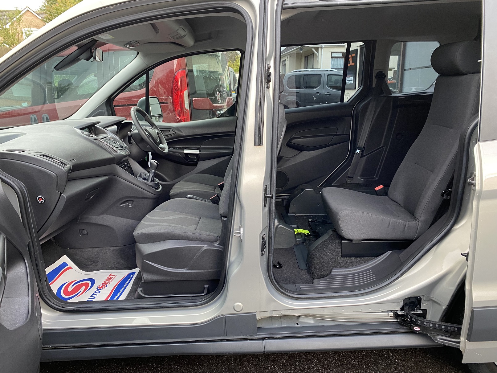Used WAV Ford Tourneo Connect Disabled Access WAV Cars For Sale Bristol Wheelchair Accessible Vehicles Used For Sale Somerset Devon Dorset Bath SF17 GLY 16