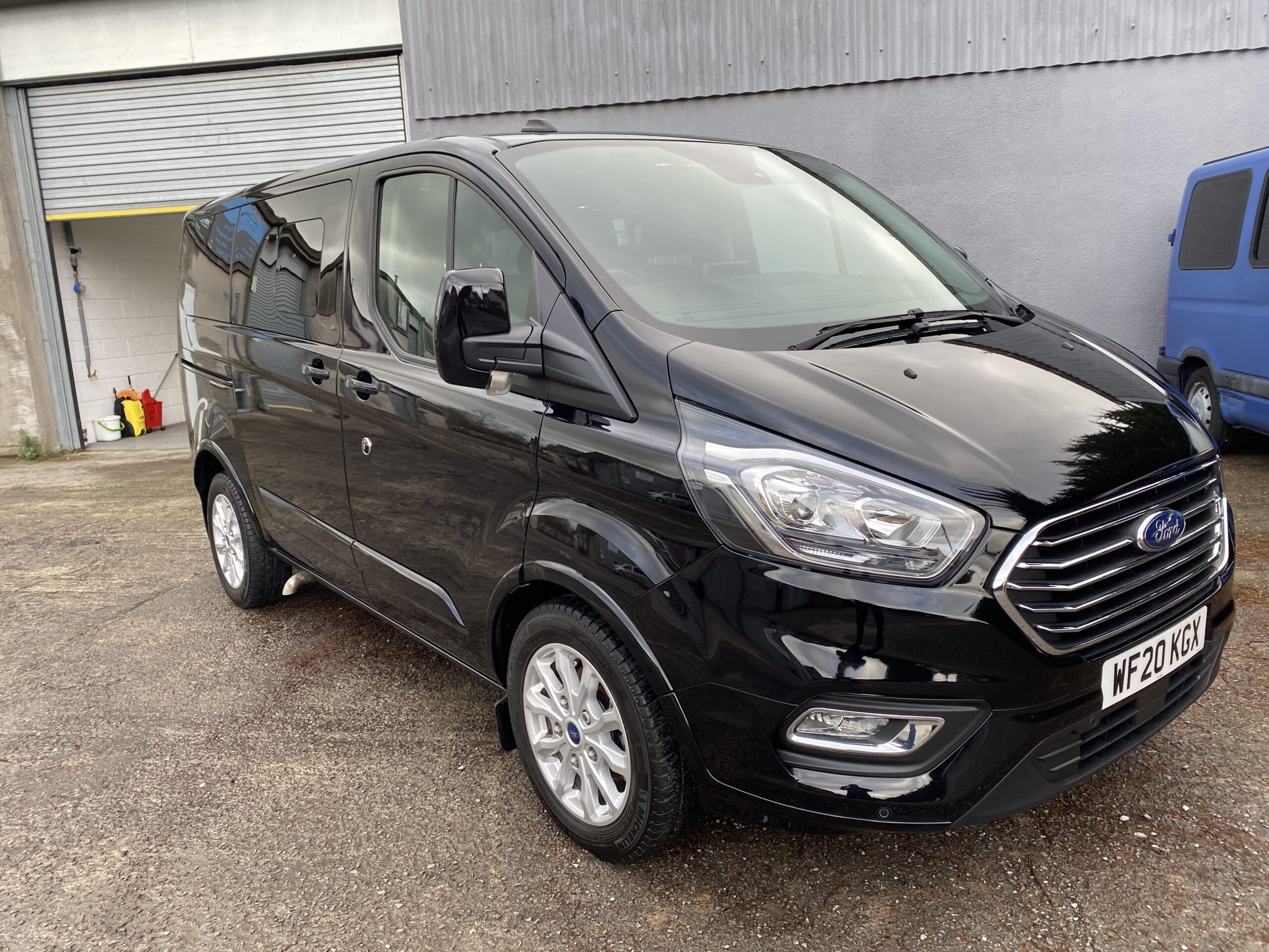 Ford Tourneo Custom 320 Titanium ECOBLUE 2020/20