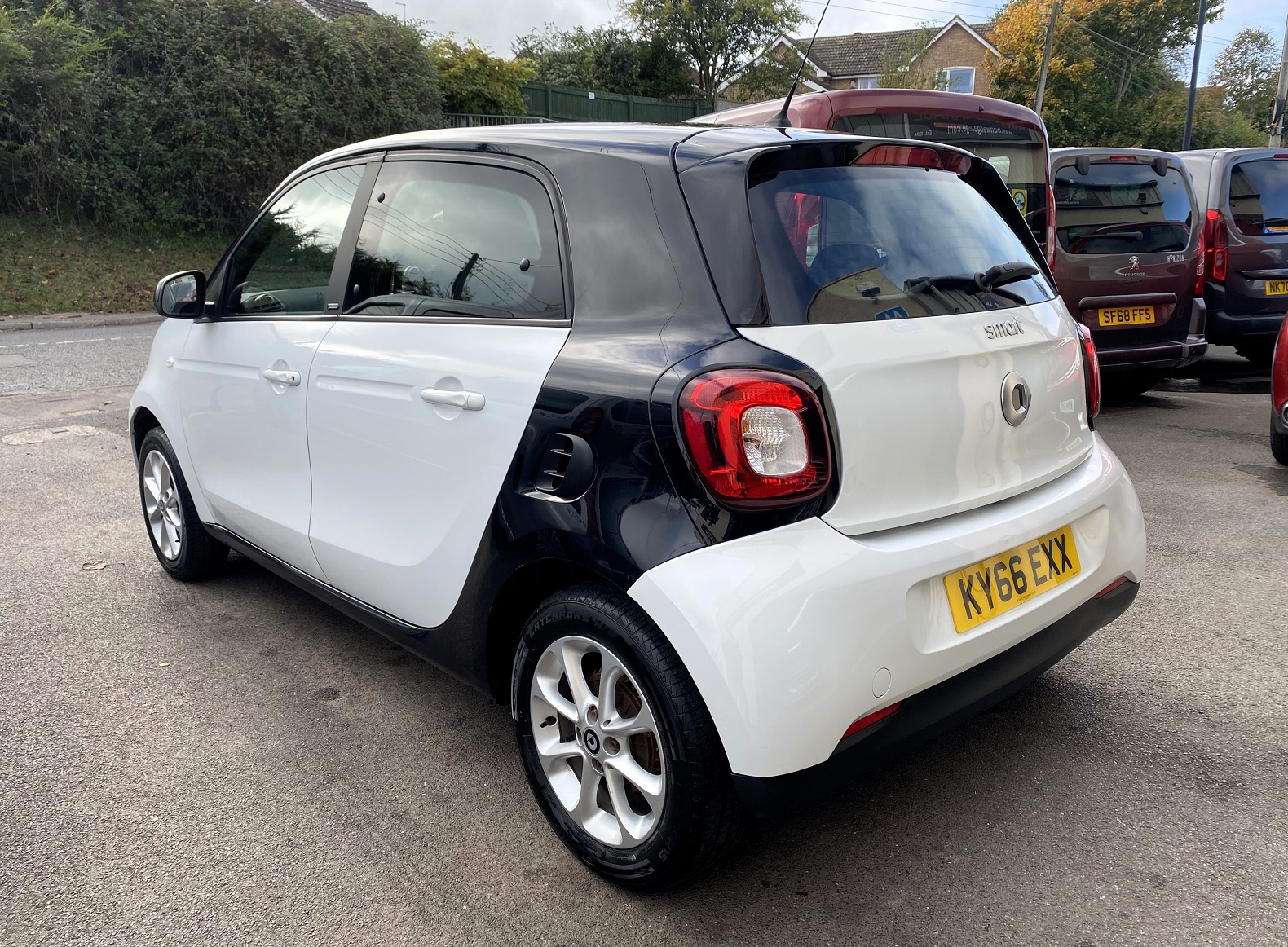 Used Smart Forfour for sale at michael harraway cars in weston super mare KY66 EXX 1