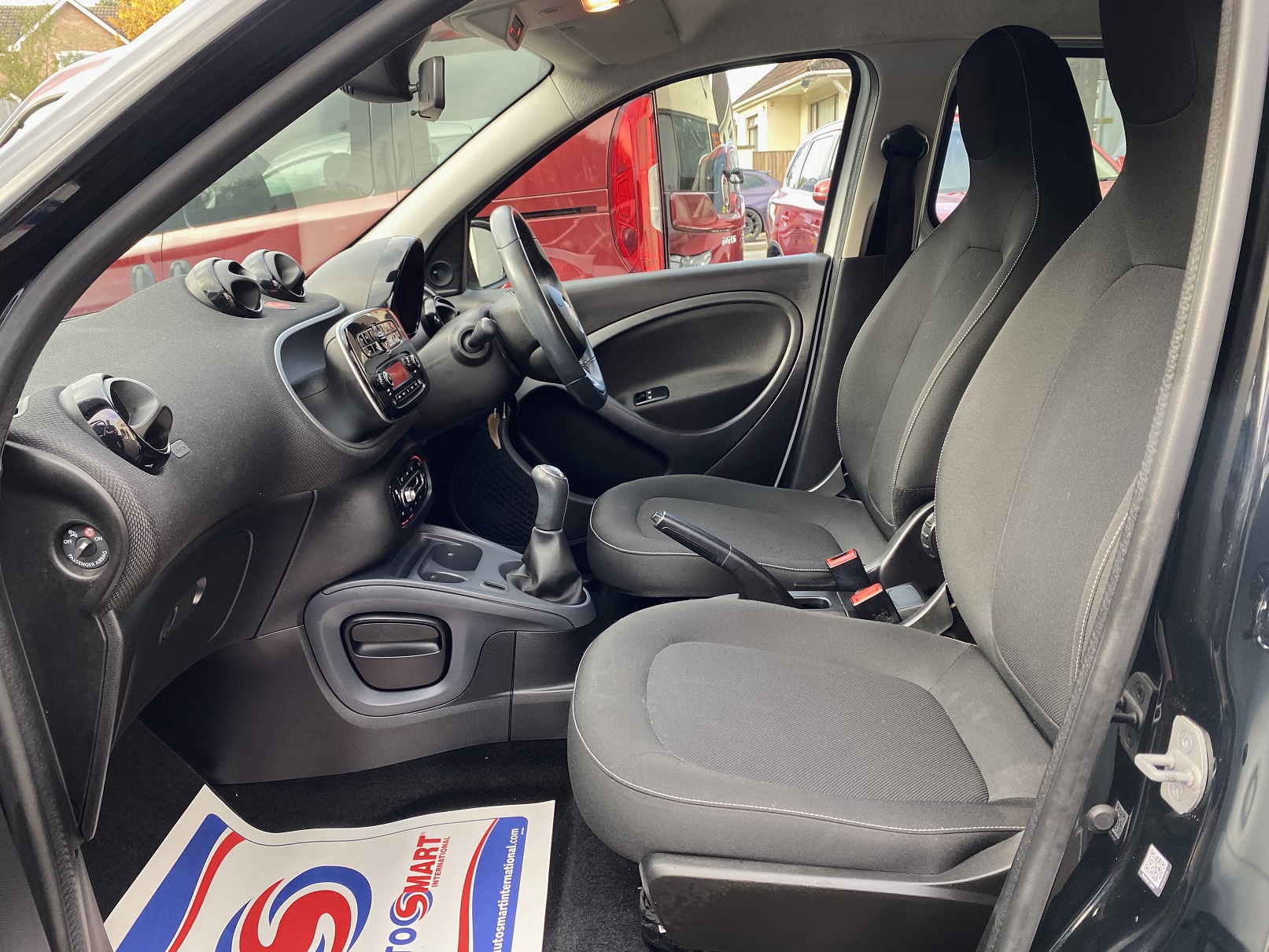 Used Smart Forfour for sale at michael harraway cars in weston super mare KY66 EXX 122