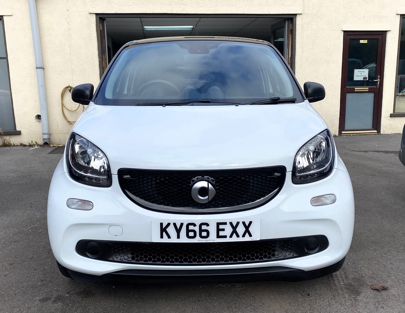 Used Smart Forfour for sale at michael harraway cars in weston super mare KY66 EXX 16