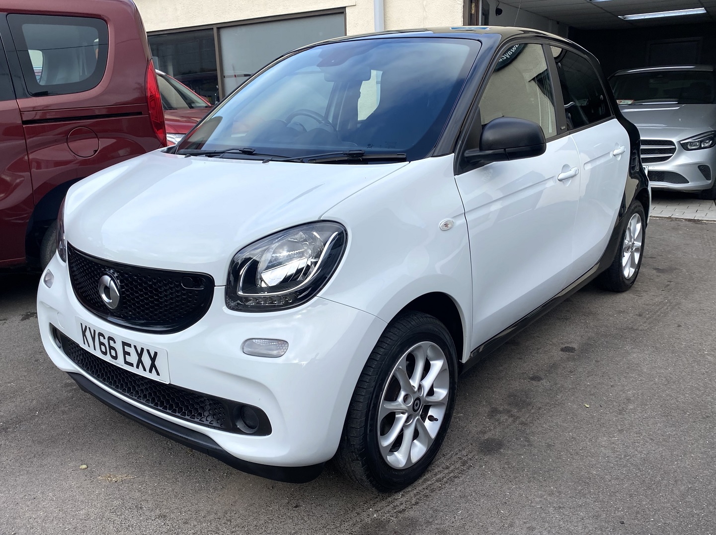 Used Smart Forfour for sale at michael harraway cars in weston super mare KY66 EXX 17