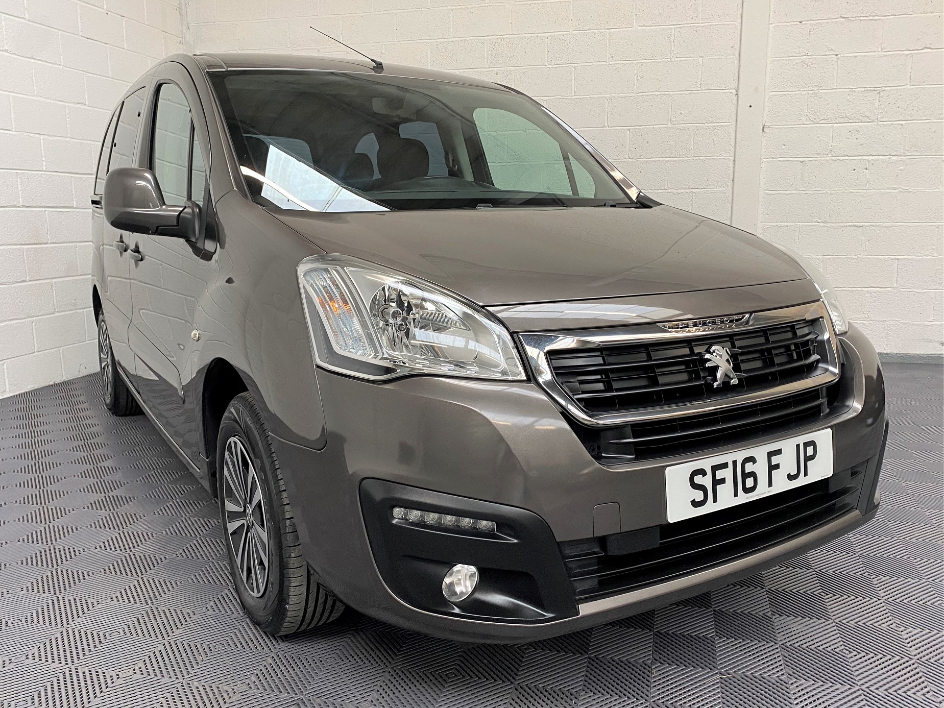 Used Peugeot Partner Petrol WAV Cars For Sale Bristol Wheelchair Accessible Vehicles Used For Sale Somerset Devon Dorset Bath SF16 FJP 12