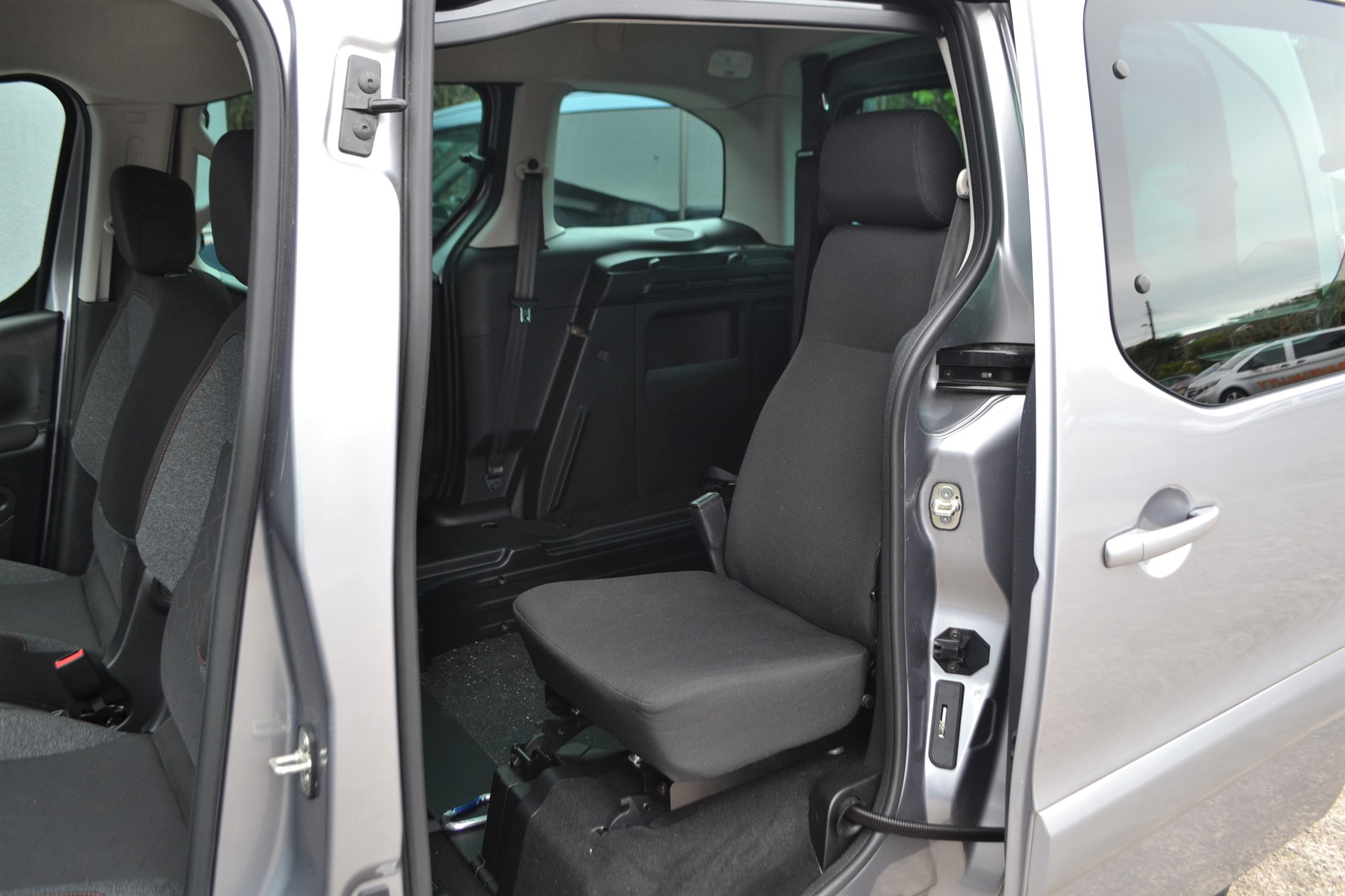 Used Peugeot Partner WAV Cars For Sale Bristol Wheelchair Accessible Vehicles Used For Sale Somerset Devon Dorset Bath SD17 PXV 27